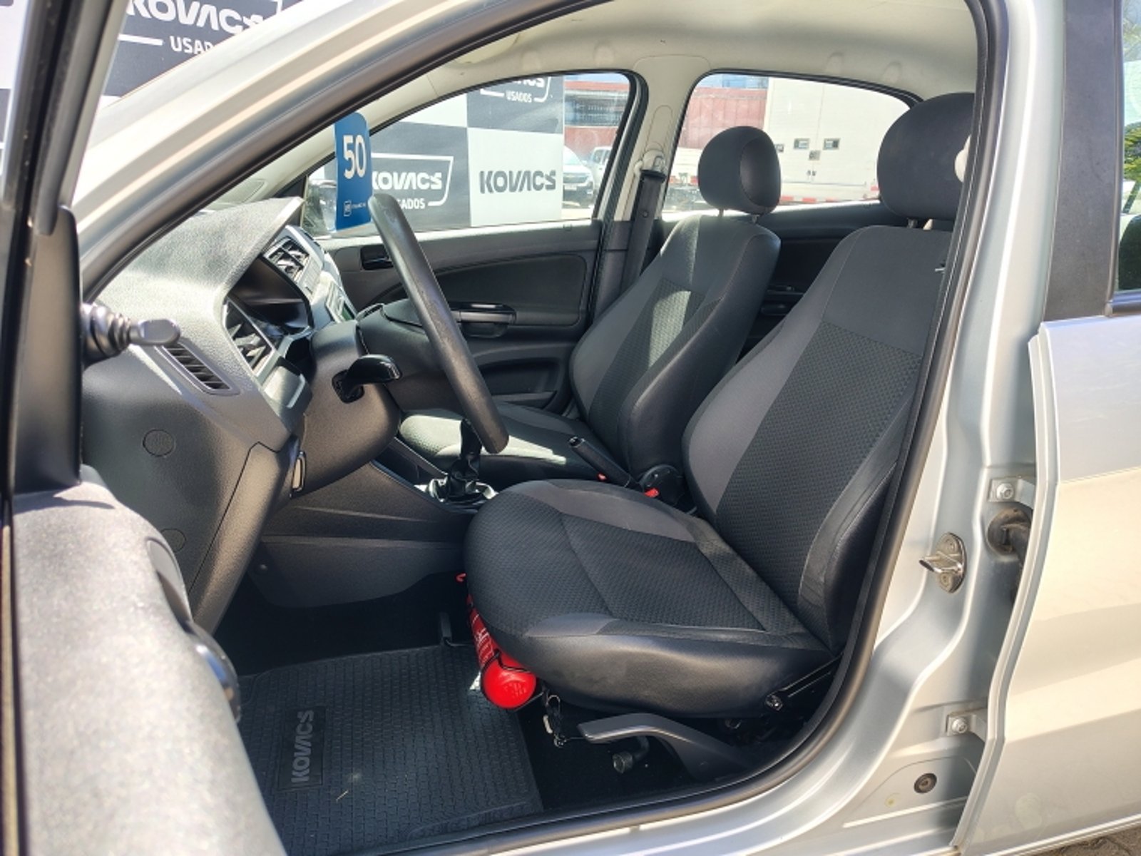 VOLKSWAGEN VOYAGE 1.6 COMFORTLINE MT 2021 - Imagen 14 de 18