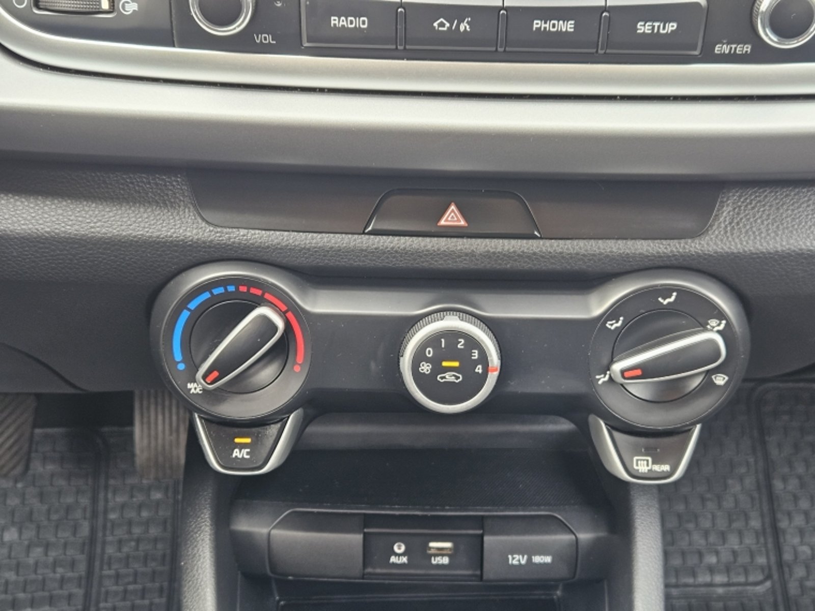 Kia RIO 4 LX 1.4 MT 2021 - Imagen 12 de 20