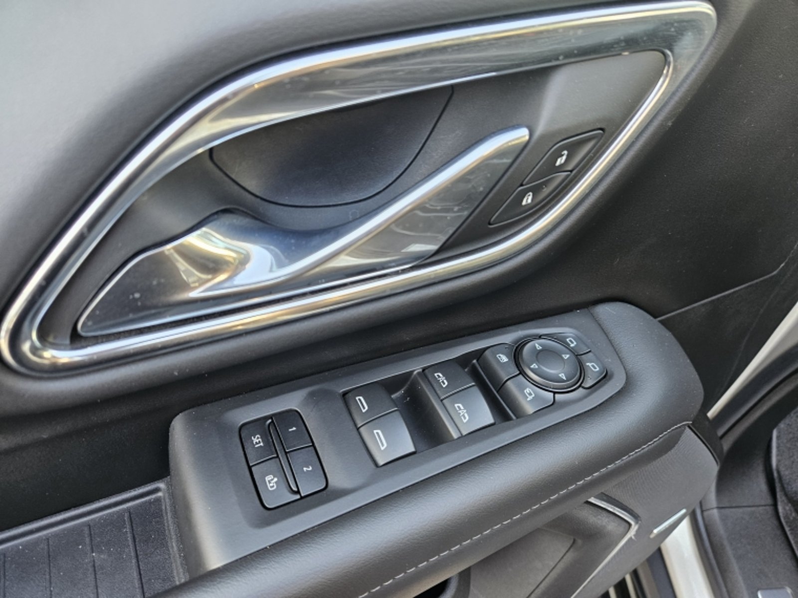 CHEVROLET TAHOE 5.3 Z71 AT 4X4 2024 - Imagen 15 de 20