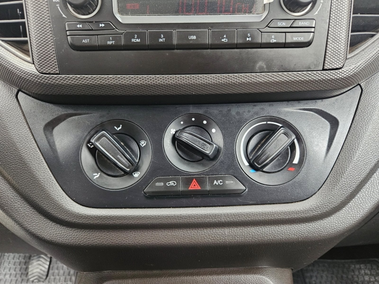 Chevrolet N400 1.5 AC MT 2023 - Imagen 14 de 15