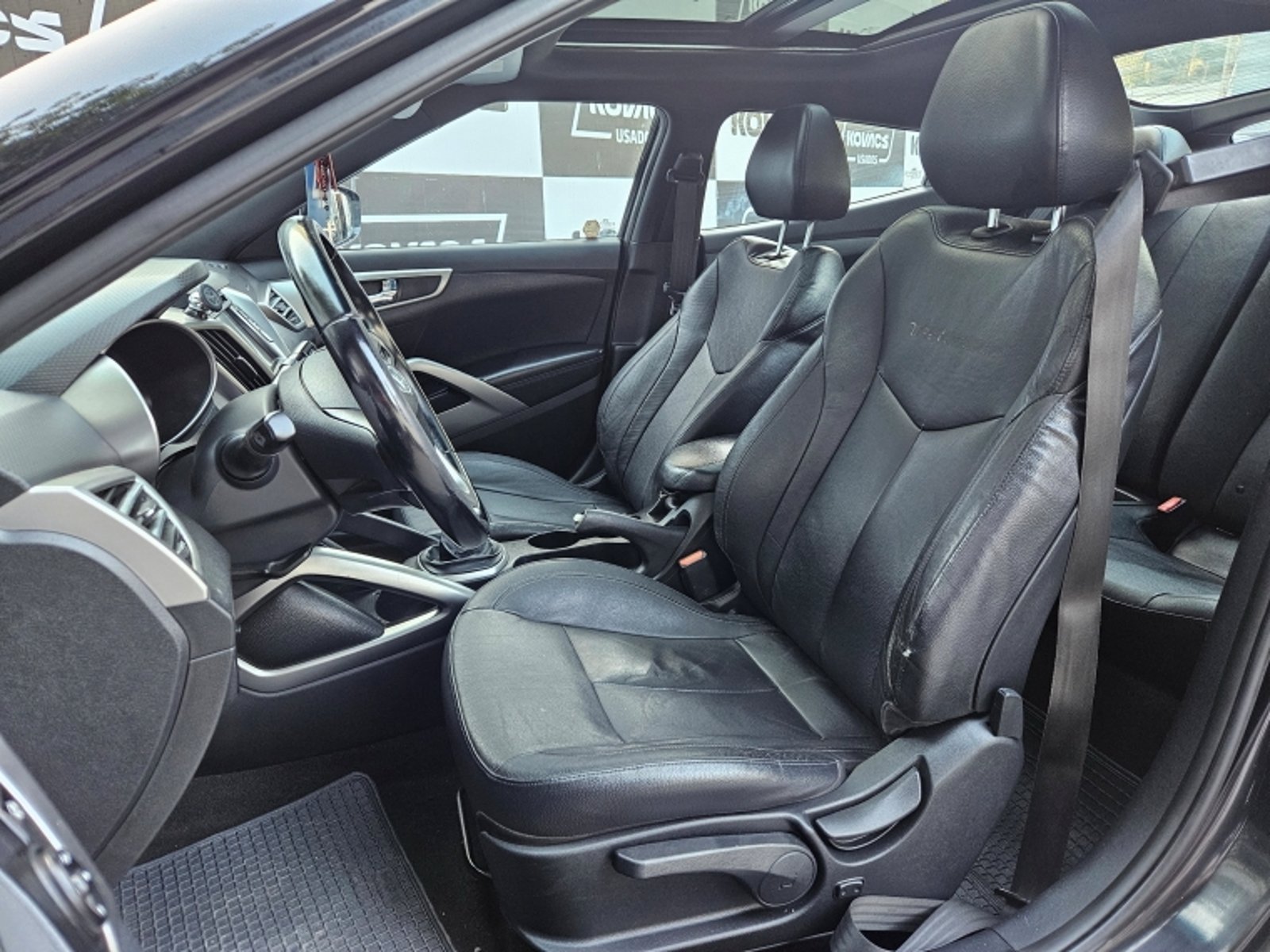 Hyundai VELOSTER 1.6 FS 4DR GLS FULL MT 2016 - Imagen 9 de 19