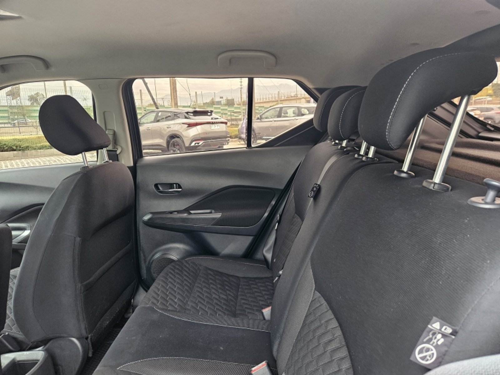 Nissan KICKS 1.6 ADVANCE AT 2024 - Imagen 8 de 20