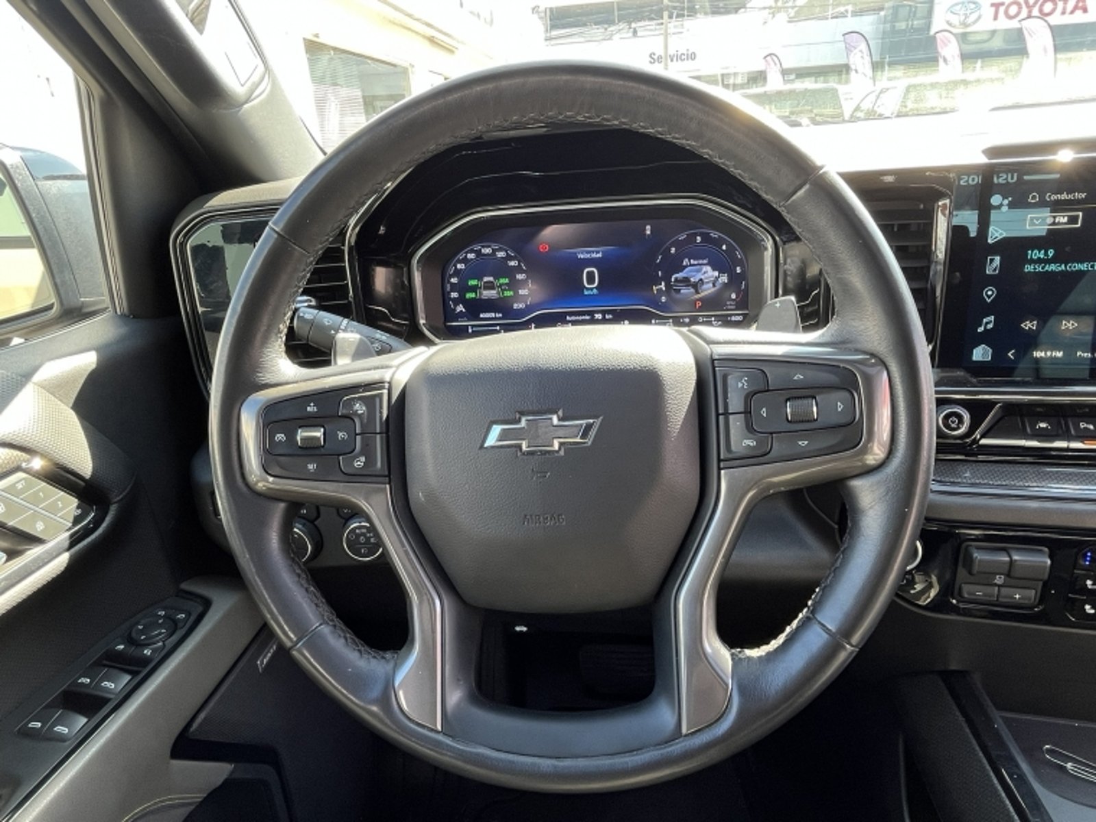 Chevrolet SILVERADO 6.2 ZR2 AT 4X4 2023 - Imagen 12 de 20
