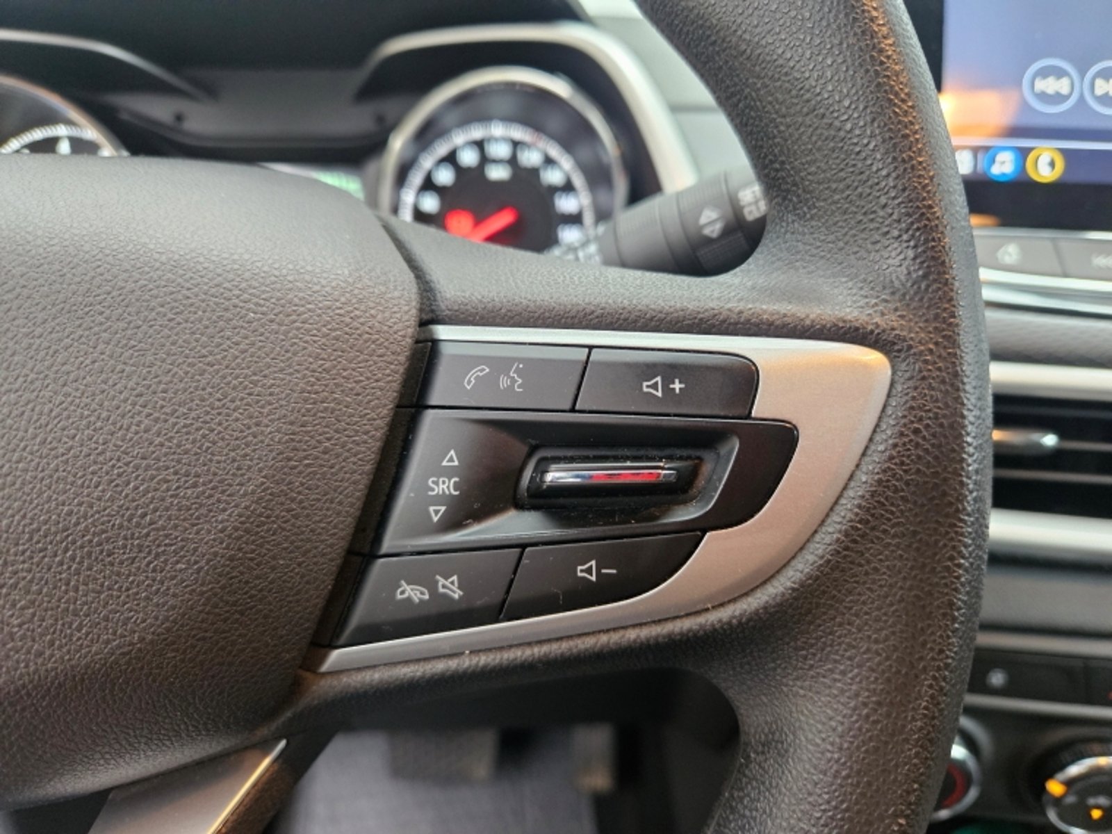 Chevrolet TRACKER 1.2T LTZ AT 2025 - Imagen 17 de 19