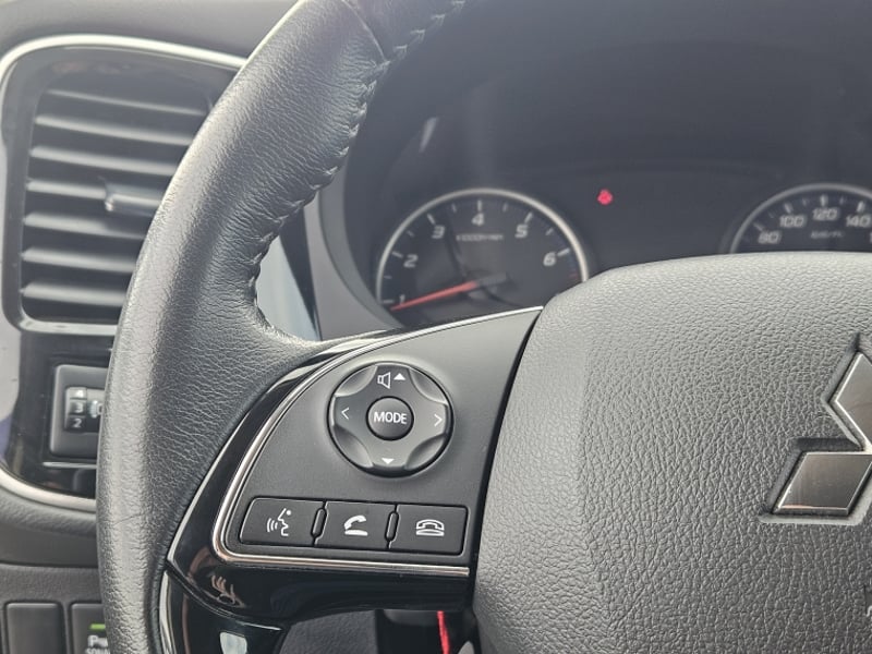 Mitsubishi OUTLANDER GLX AT 4X2 2.0 2023 - Imagen 17 de 20