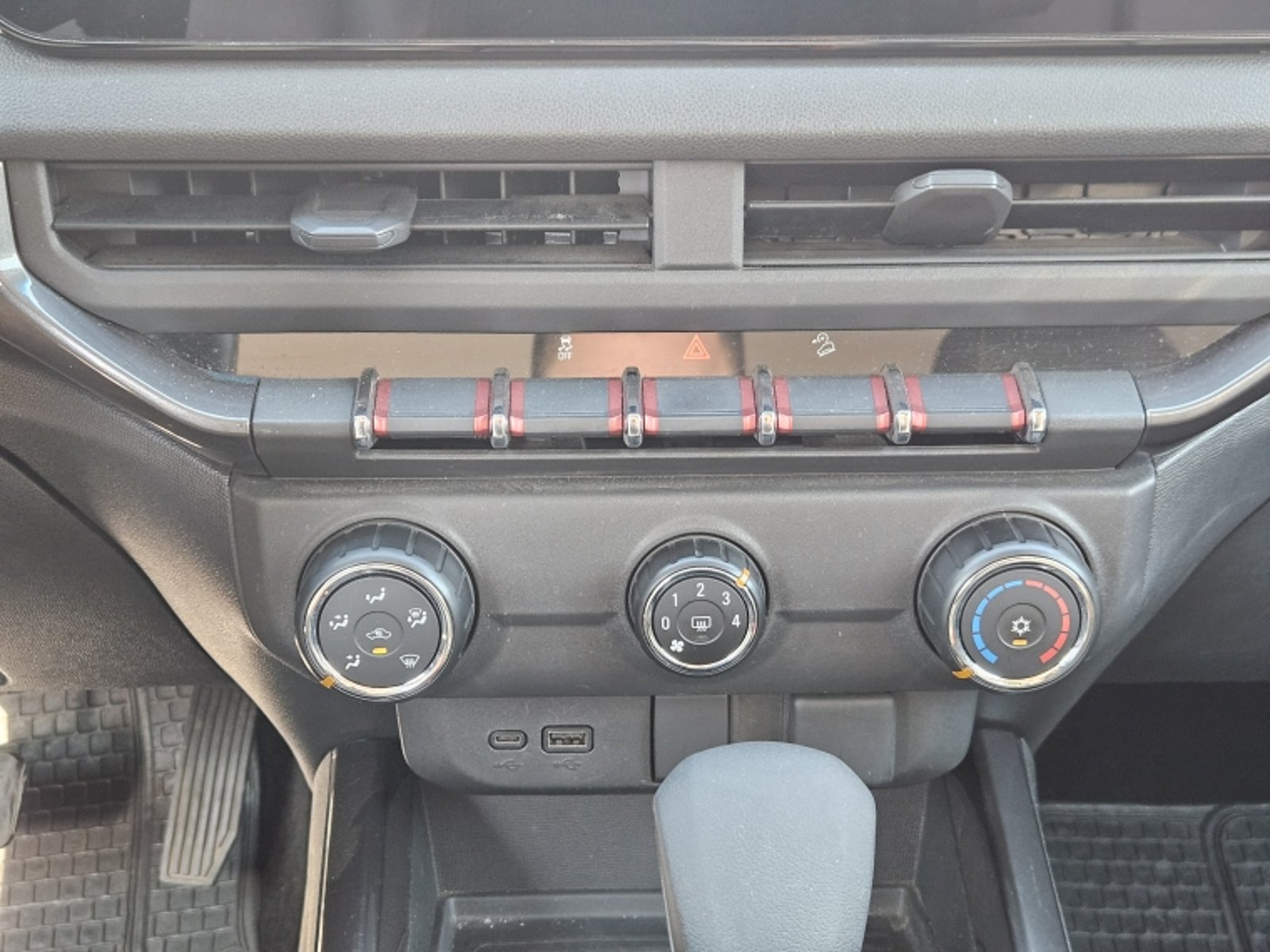 CHEVROLET COLORADO TD Z71 AT 4WD S 2024 - Imagen 11 de 20