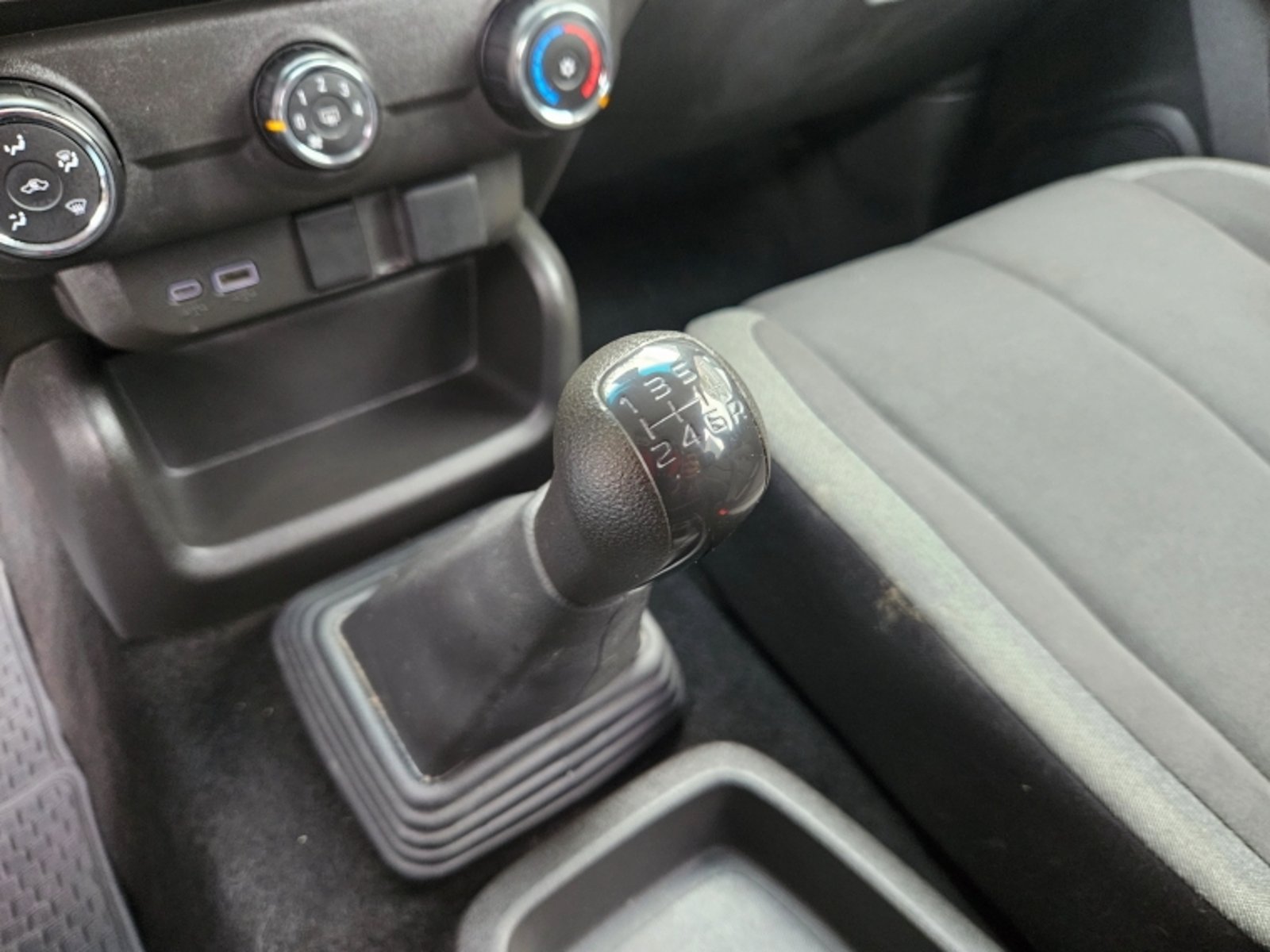 Chevrolet COLORADO 2.8 WT MT DIESEL 4X4 2024 - Imagen 16 de 20