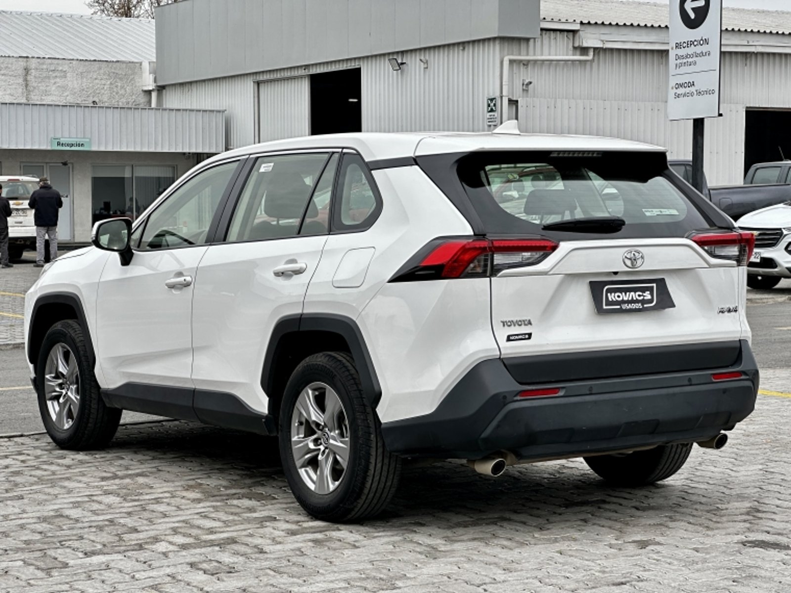 TOYOTA RAV4 2.0 LE AT 2024 - Imagen 7 de 20