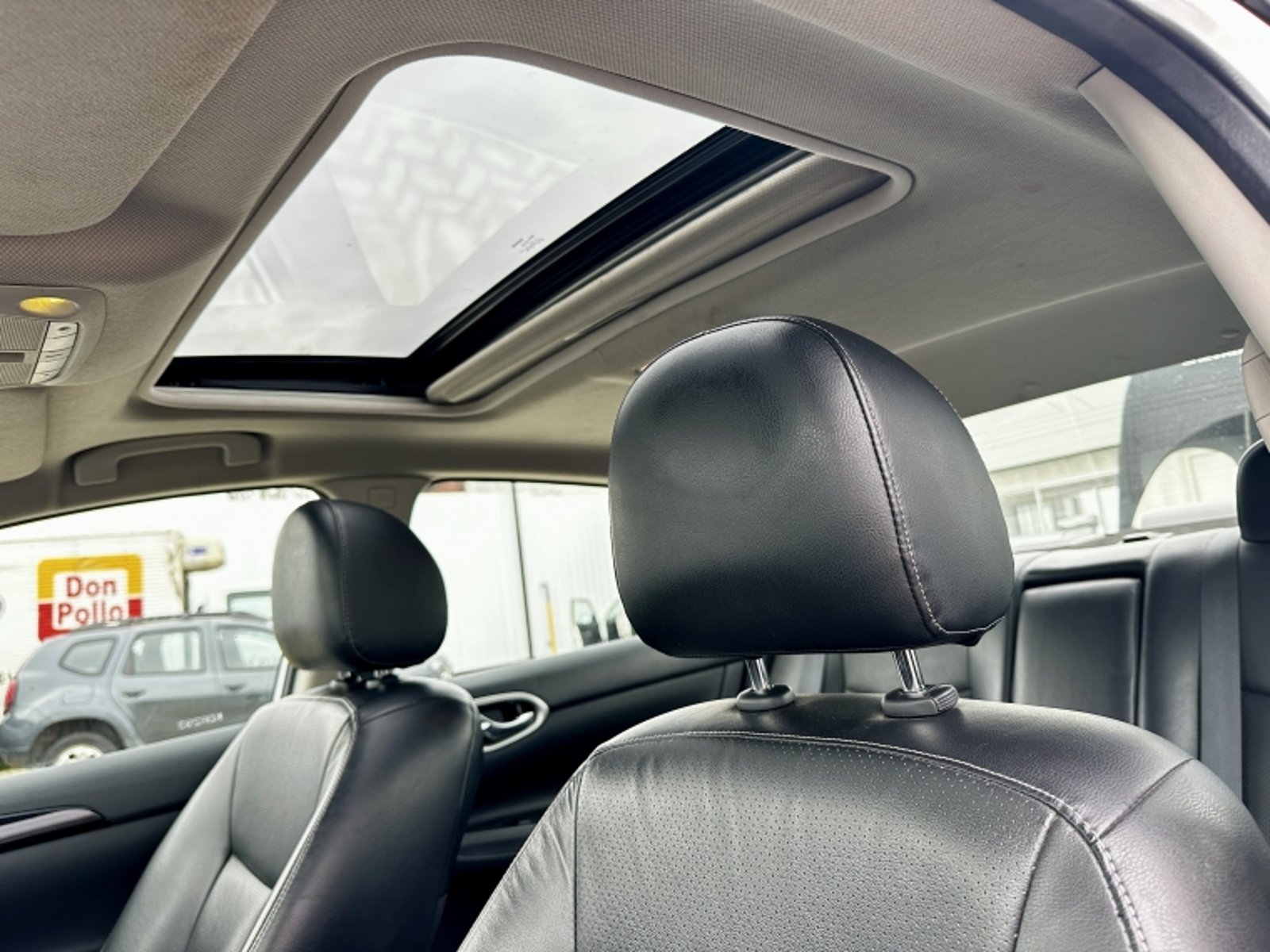 Nissan SENTRA 1.8 AT EXCLUSIVE 2018 - Imagen 9 de 16
