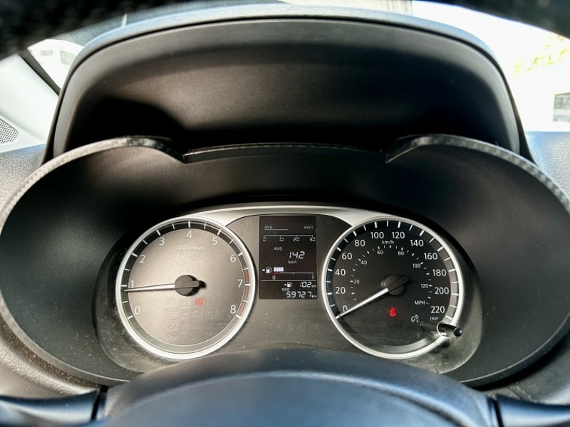 Nissan VERSA 1.6 MT 2021 - Imagen 11 de 18