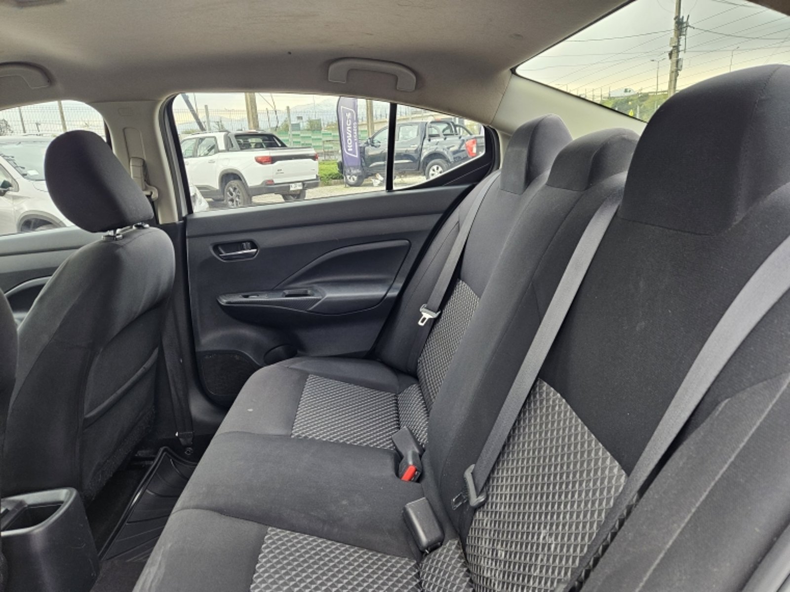 Nissan VERSA VERSA SENSE MT 1.6 2023 - Imagen 8 de 20