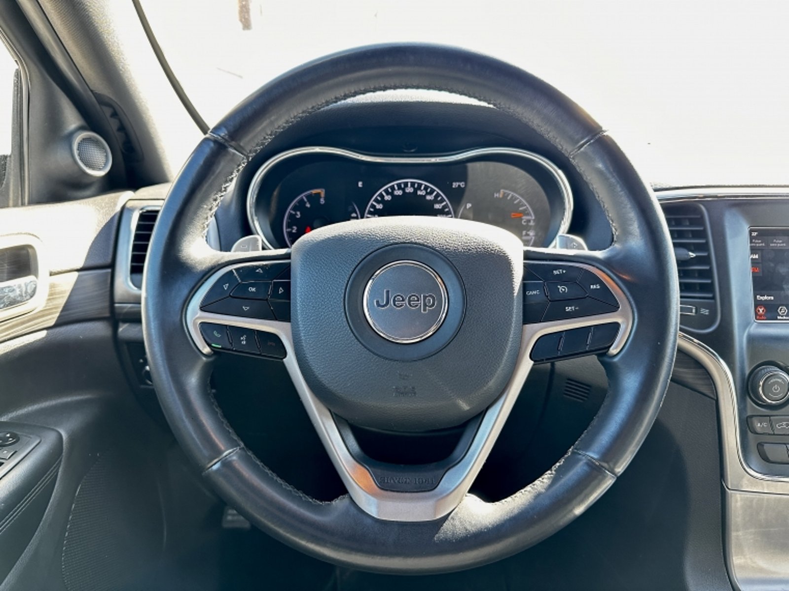 JEEP GRAND CHEROKEE 3.0 LAREDO AT 4X4 DIESEL 2020 - Imagen 10 de 20