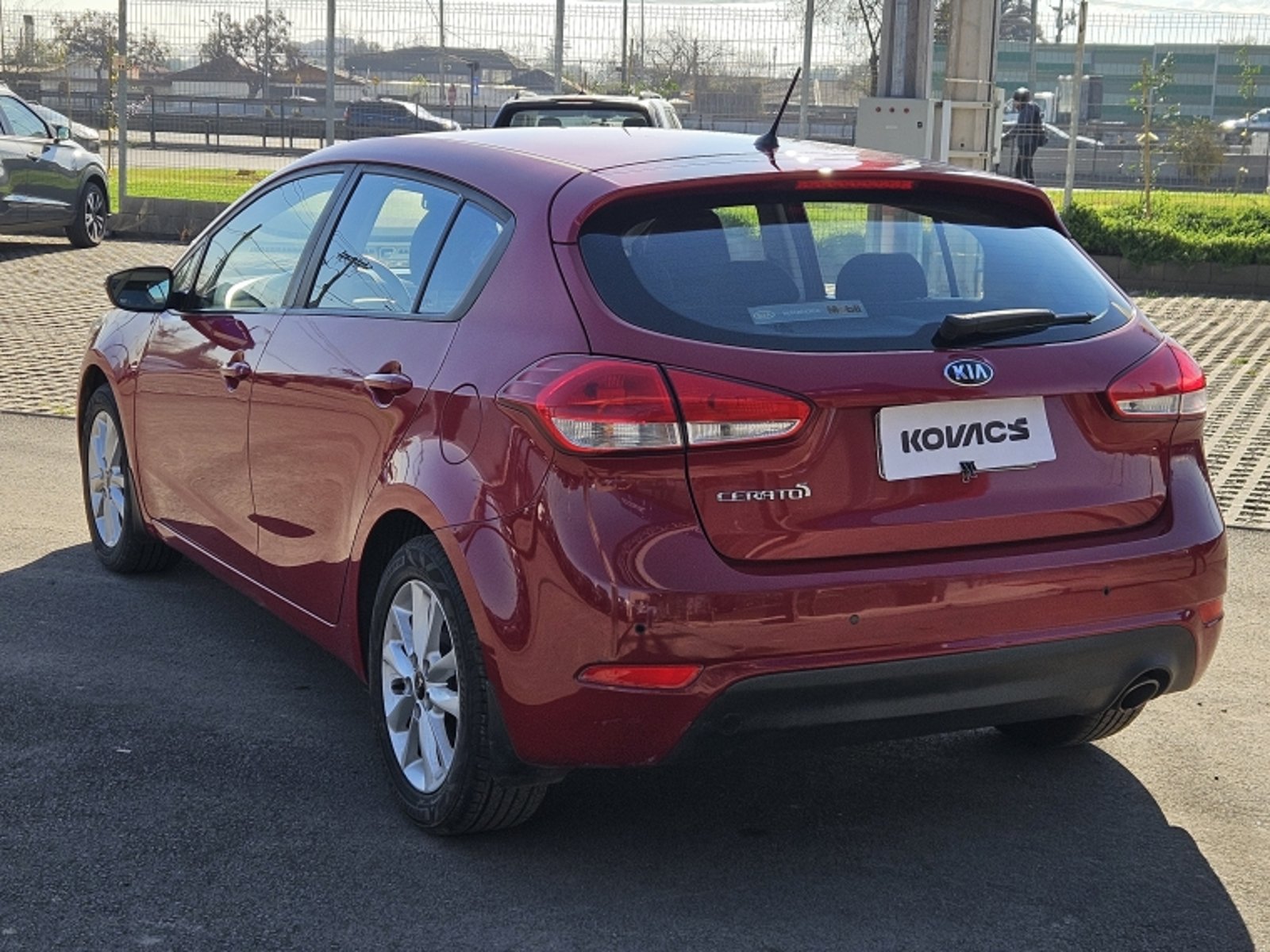 Kia CERATO 5 5 EX MT 1.6 2019 - Imagen 6 de 18