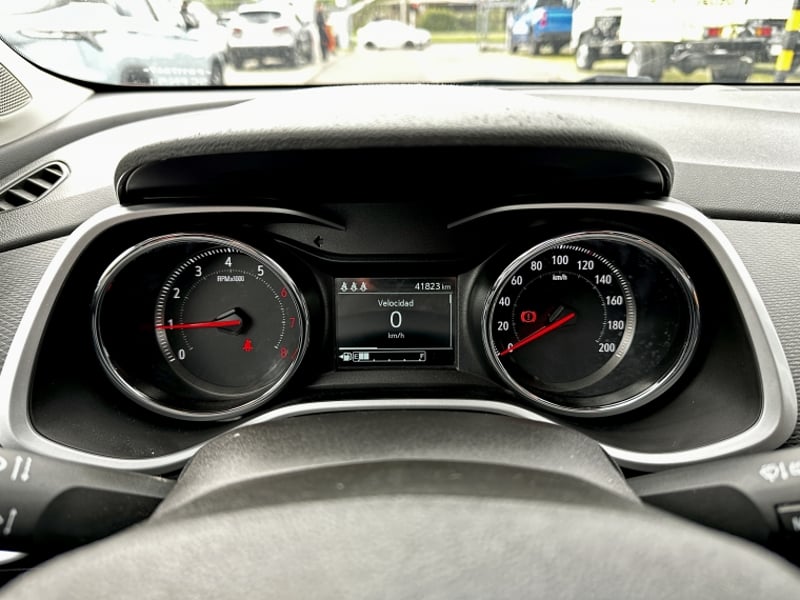 Chevrolet TRACKER 1.2T LTZ MT 2022 - Imagen 11 de 18