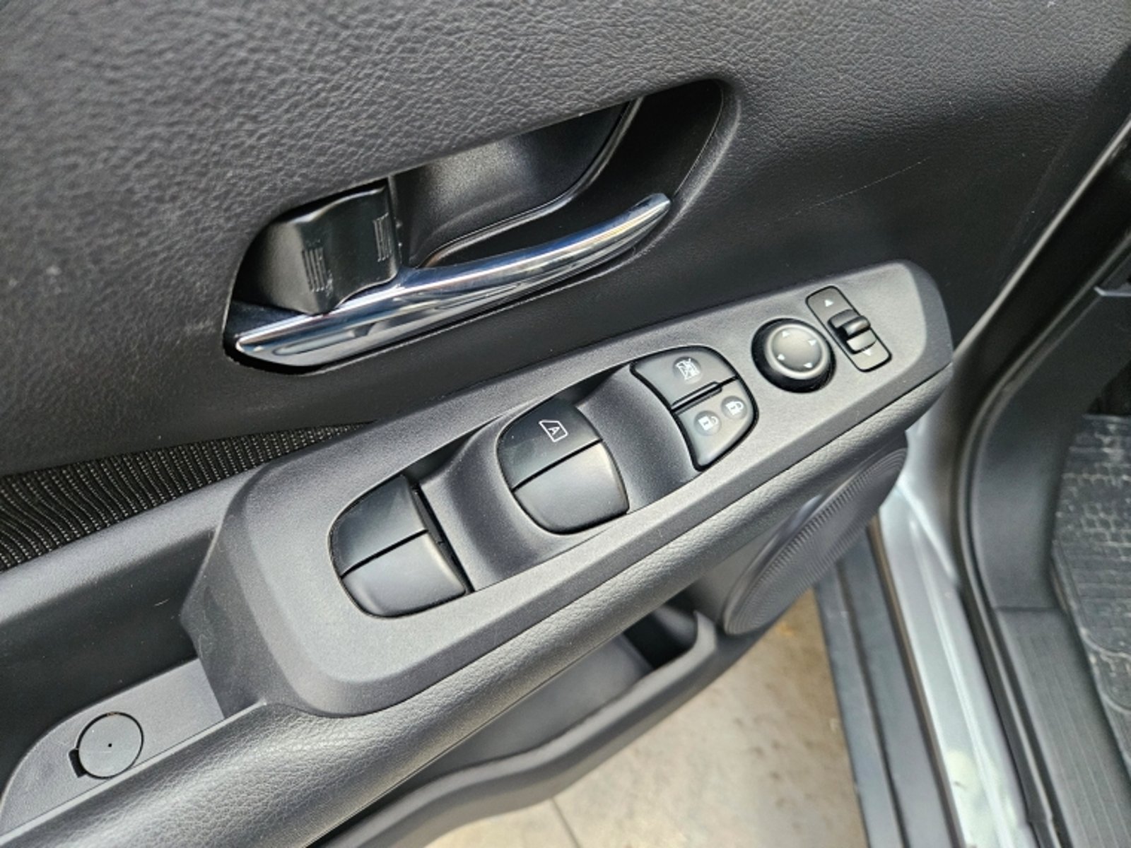 Nissan KICKS 1.6  ADVANCE  MT 2024 - Imagen 13 de 19