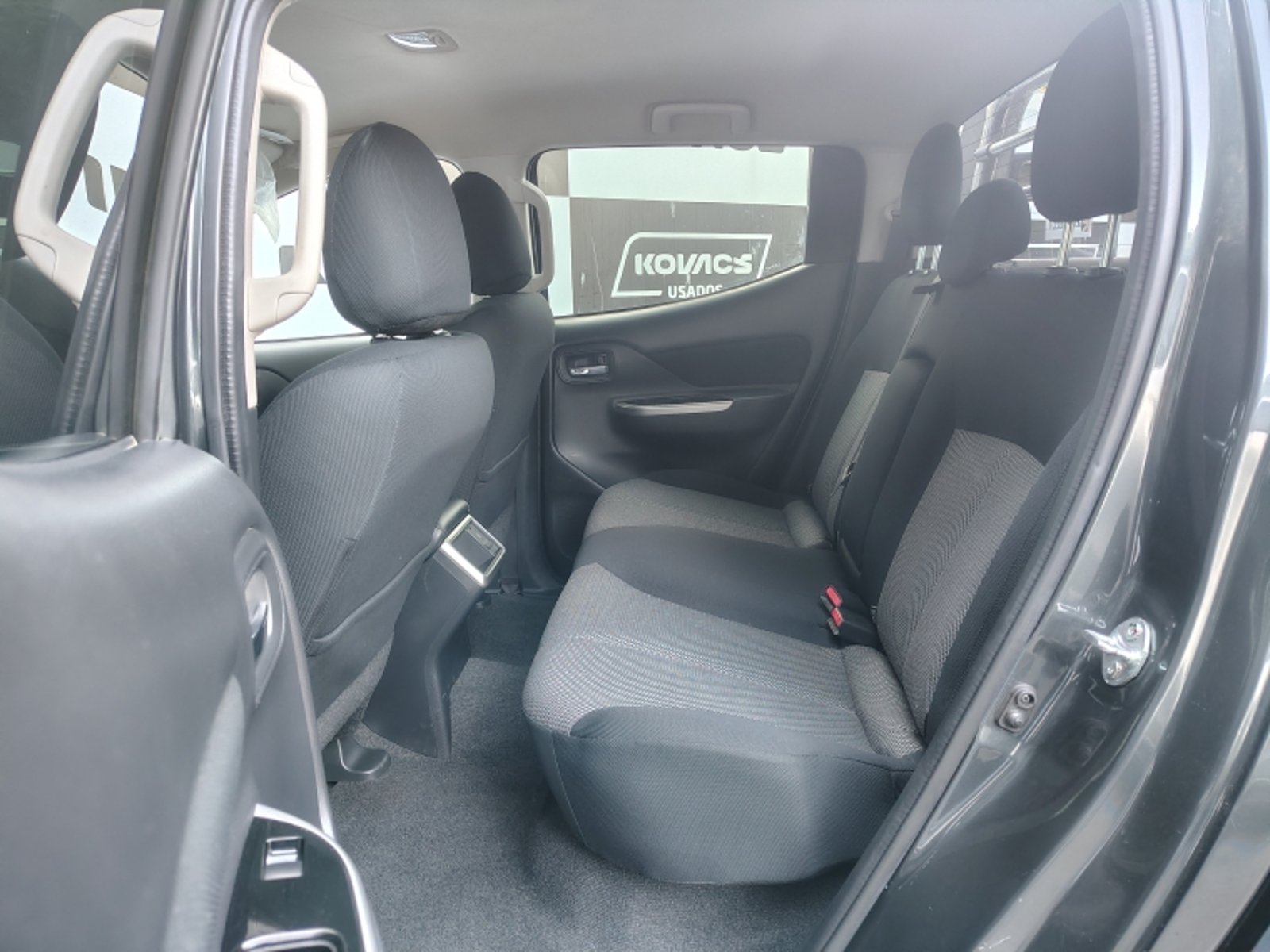 MITSUBISHI L200 2.4 TD DAKAR CRS HP AT  4X4  DOBLE CABINA 2023 - Imagen 8 de 19