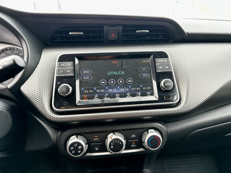 Nissan KICKS 1.6  ADVANCE  ROCK EDITION  MT 2020 - Imagen 13 de 18