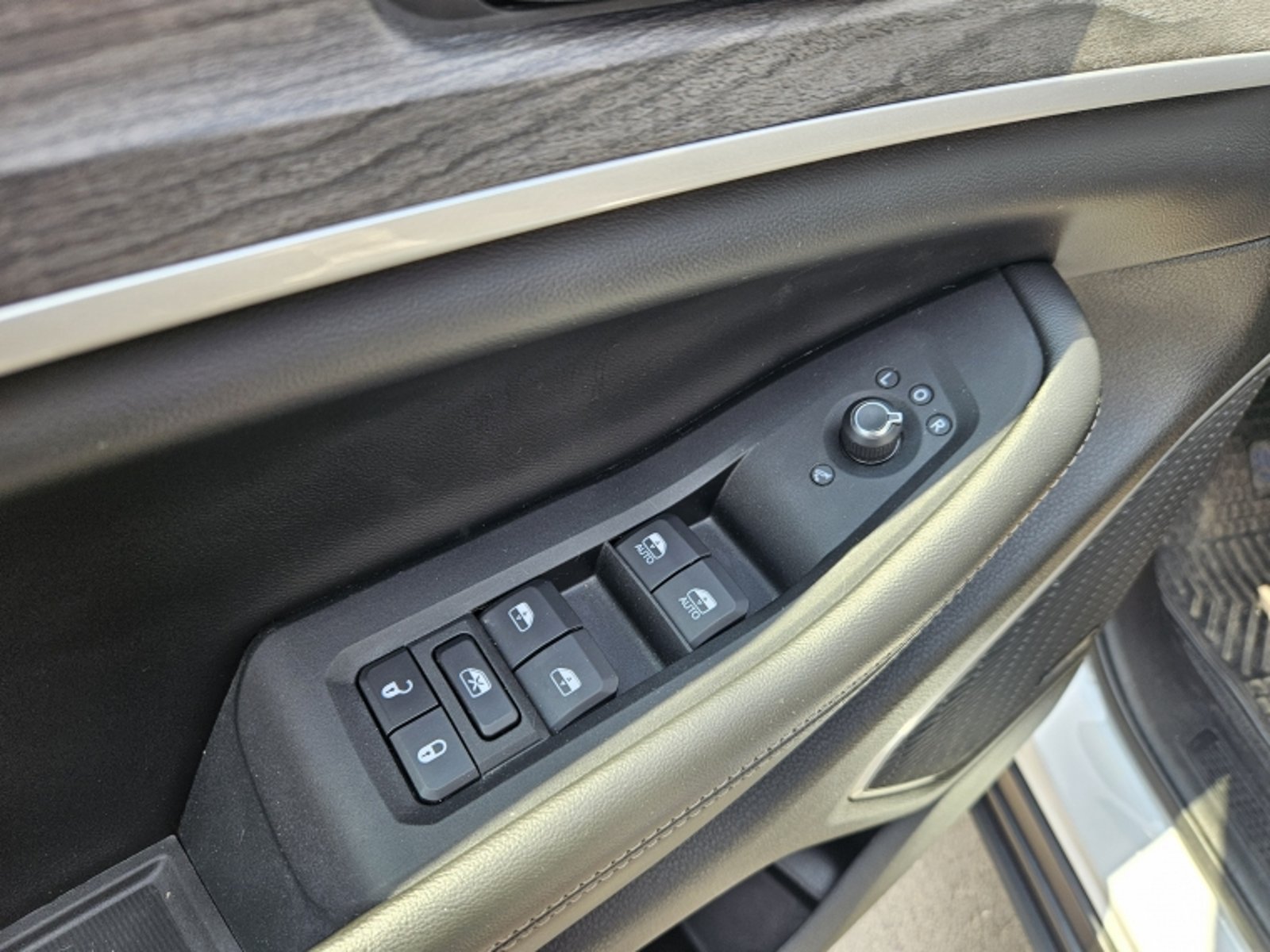 JEEP GRAND CHEROKEE 3.6 LIMITED L AT 4X4 2024 - Imagen 13 de 20