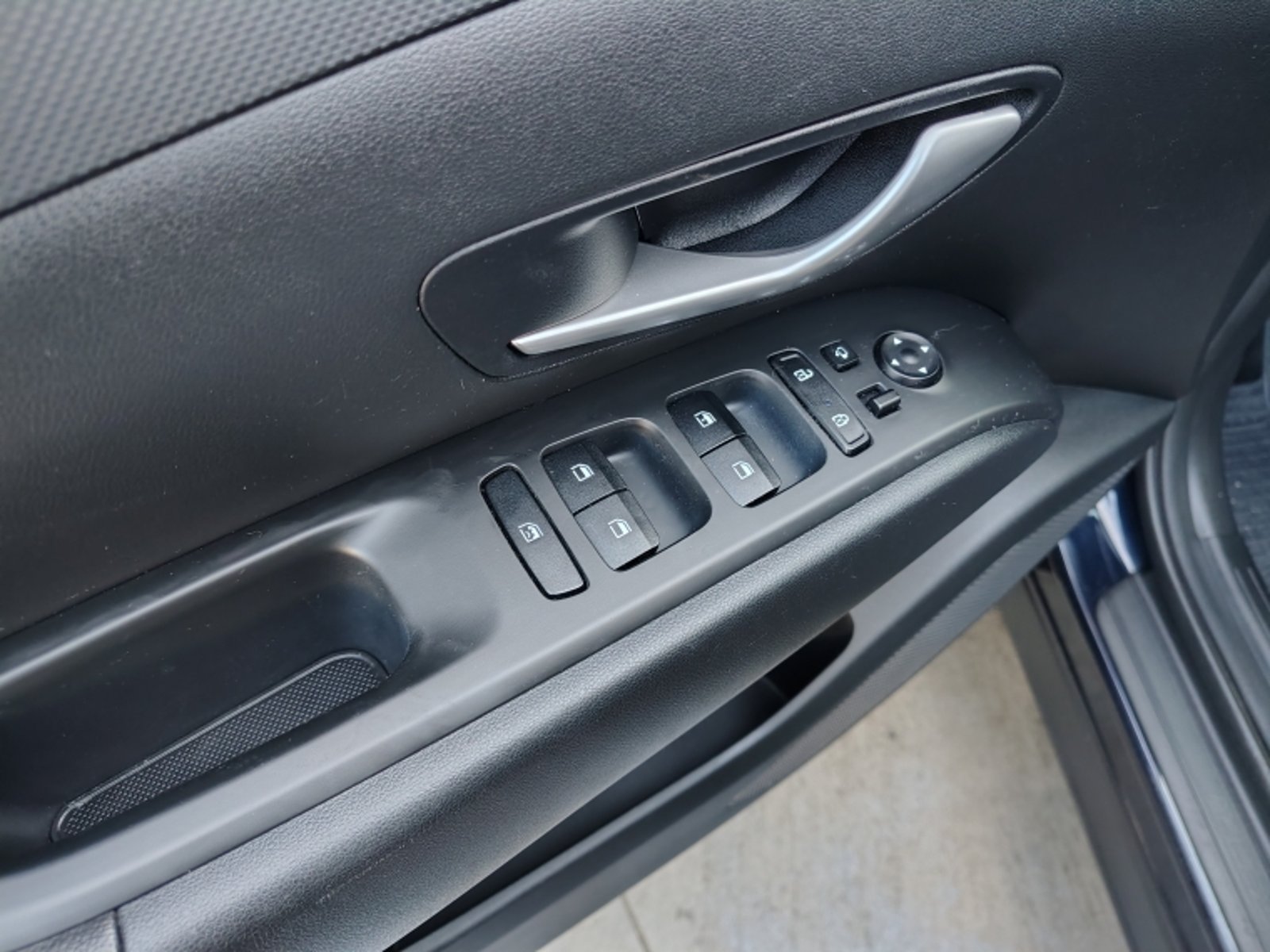 HYUNDAI TUCSON 2.0 NX4 PLUS  AT 2024 - Imagen 12 de 17