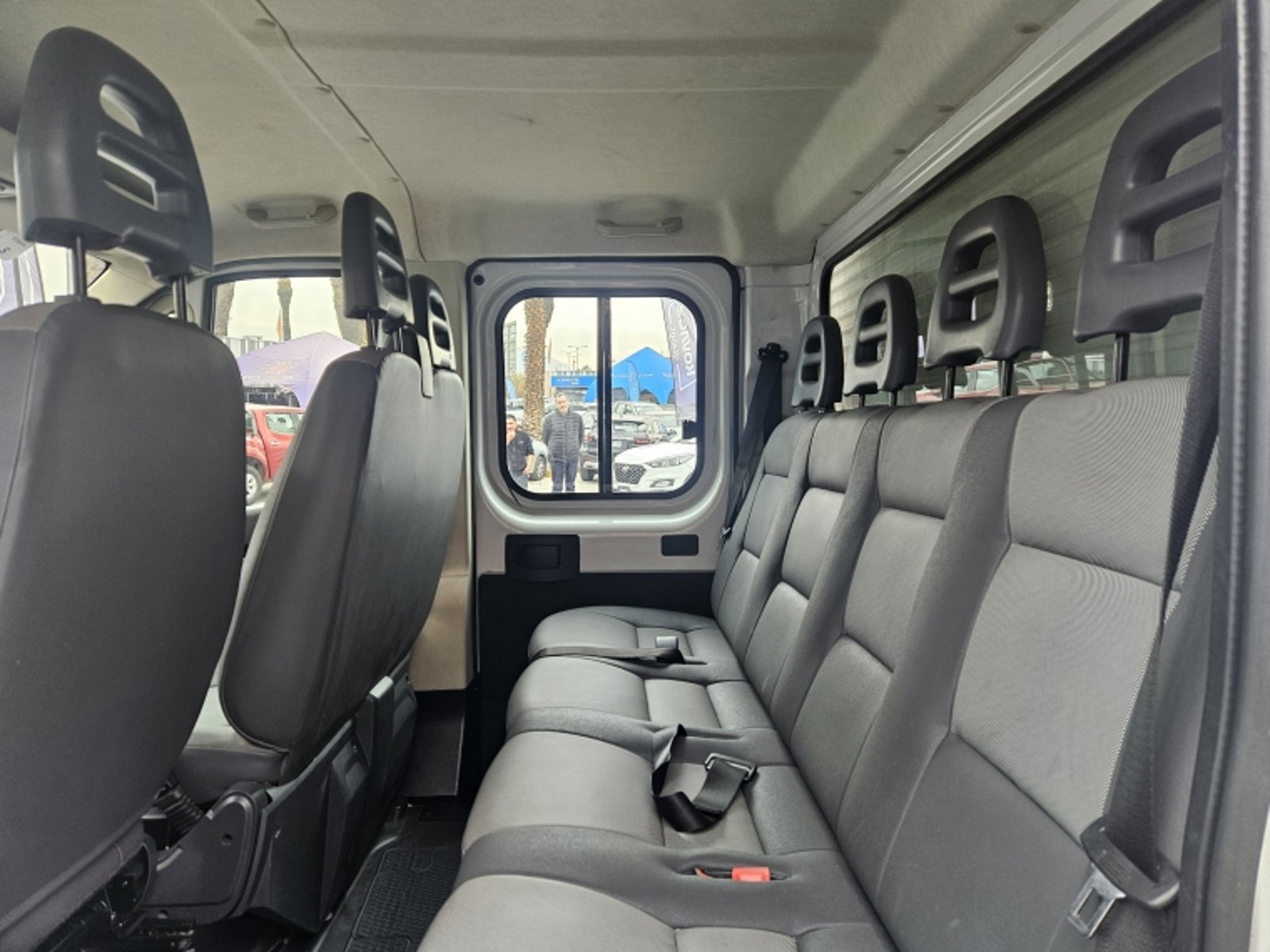 PEUGEOT BOXER D/CAB. L4 BLUEHDI 165 MT DIESEL 2023 - Imagen 7 de 17