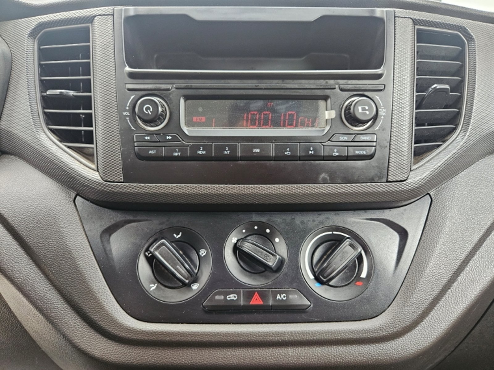 Chevrolet N400 1.5 AC MT 2023 - Imagen 15 de 15