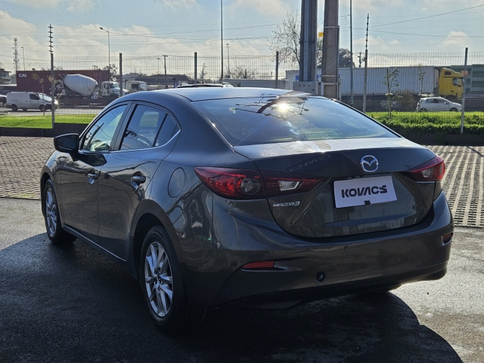 Mazda 3 S L AT 1.6 2018 - Imagen 6 de 18