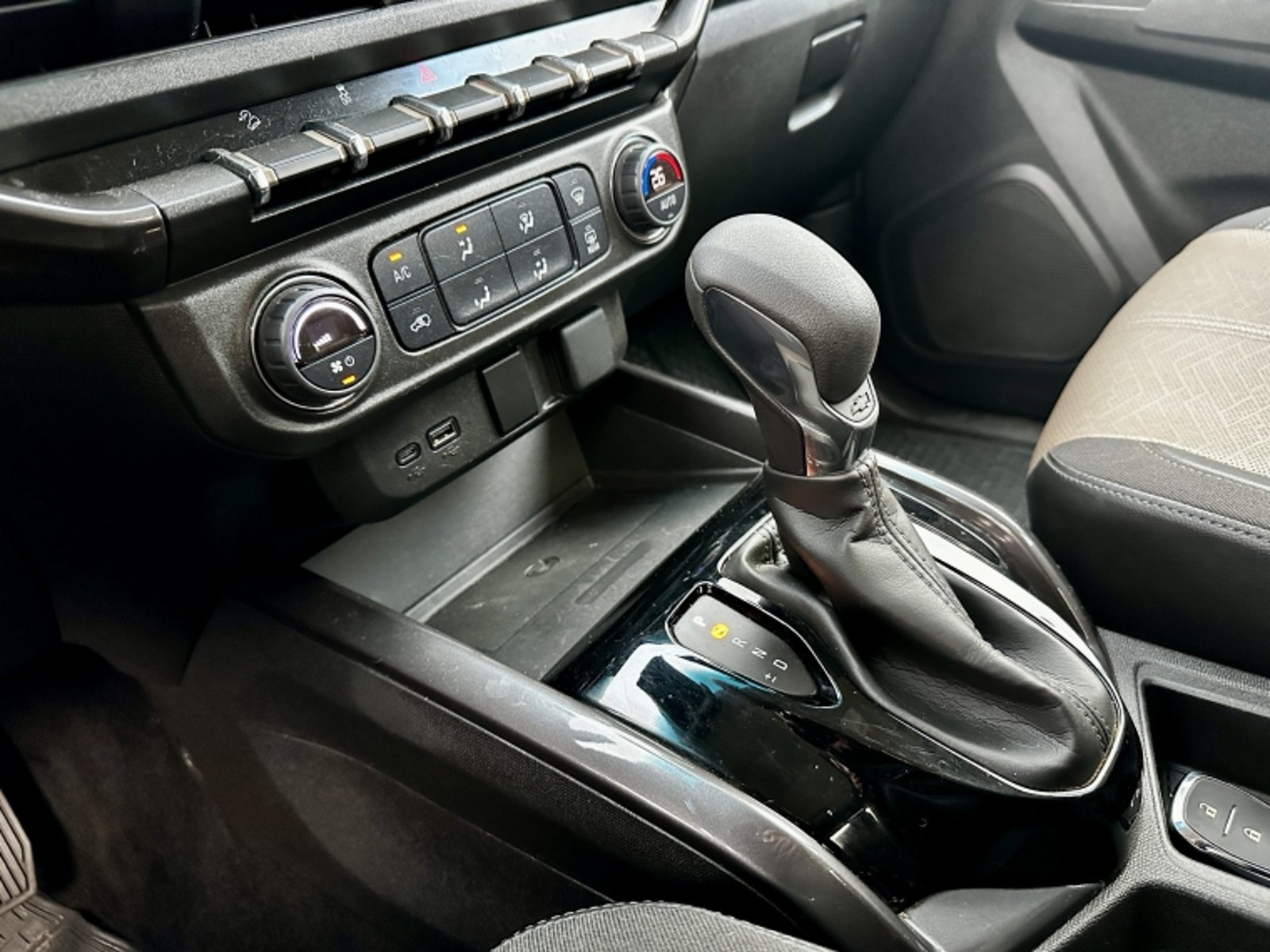 CHEVROLET COLORADO 2.8 HC AT 2024 - Imagen 14 de 18