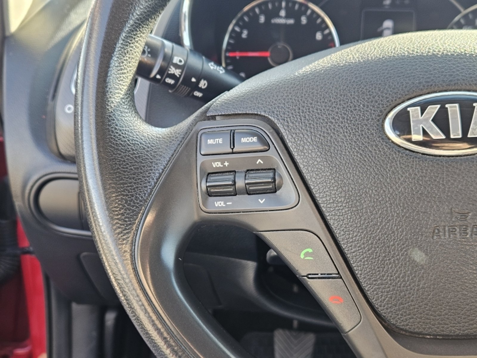 Kia CERATO 5 5 EX MT 1.6 2019 - Imagen 17 de 18