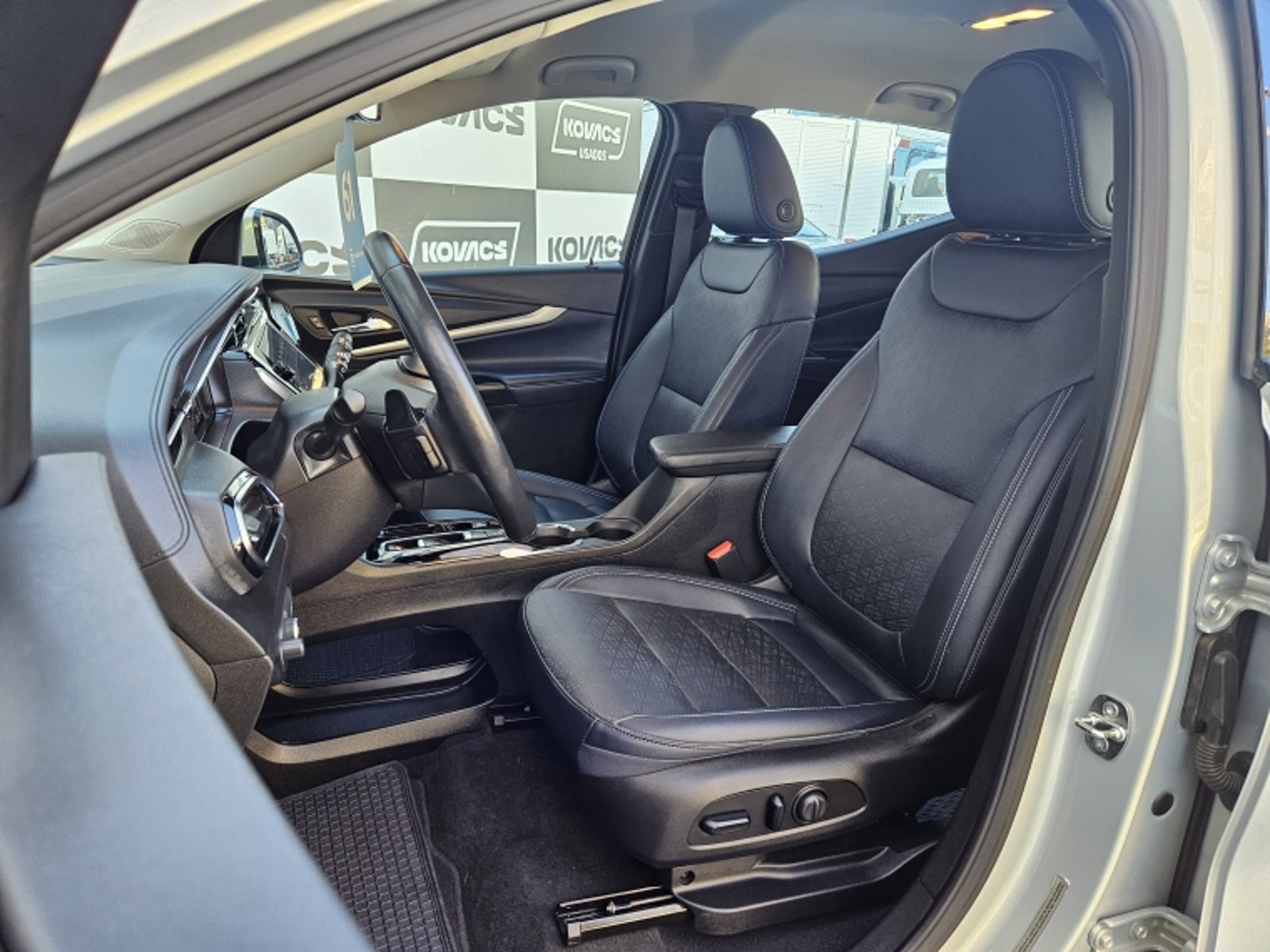CHEVROLET BOLT EUV 0.0 LT AT ELECTRICO 2024 - Imagen 14 de 19