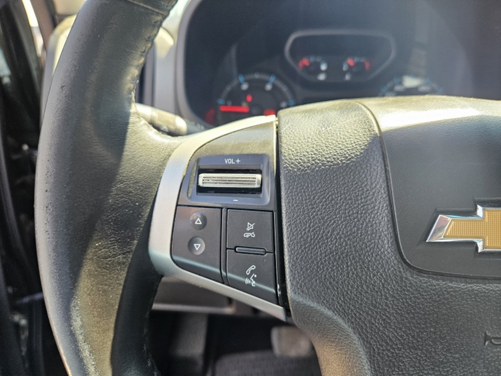 CHEVROLET COLORADO 2.8 LT AT 4X4 DIESEL 2023 - Imagen 14 de 20