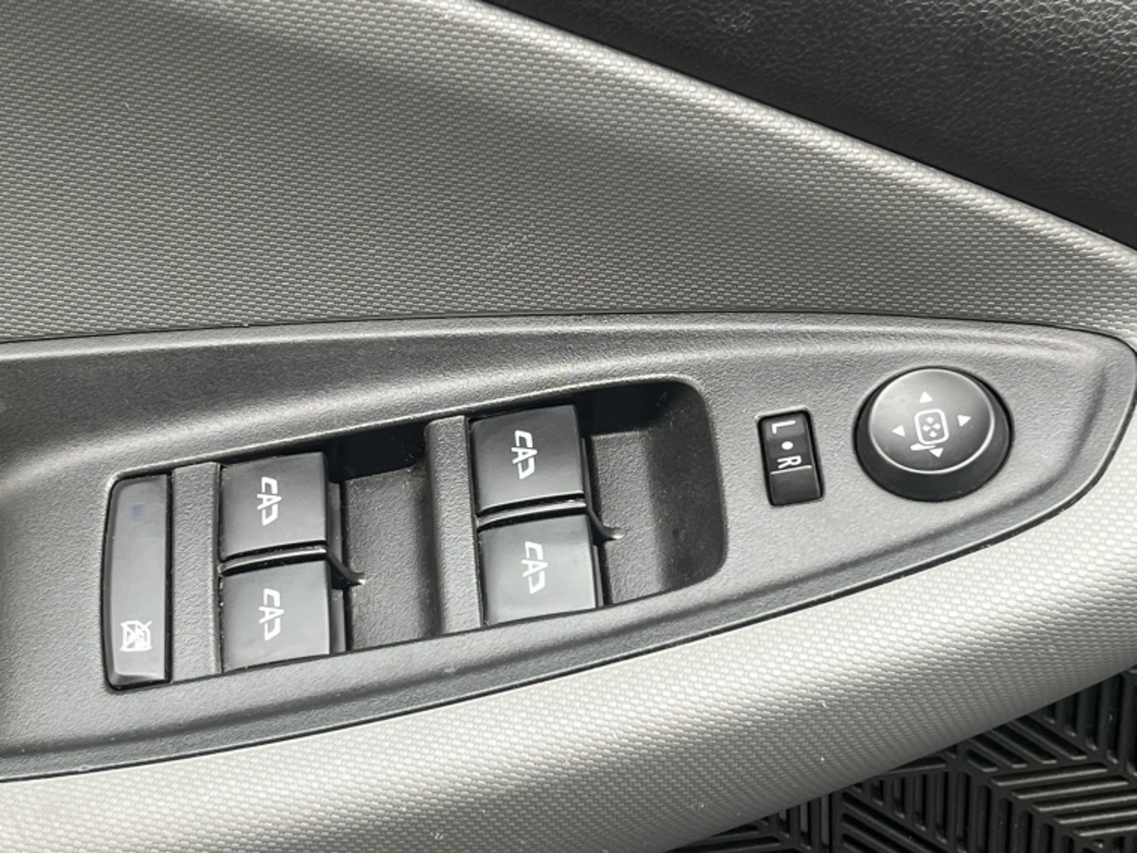 CHEVROLET MONTANA LT 2024 - Imagen 12 de 20