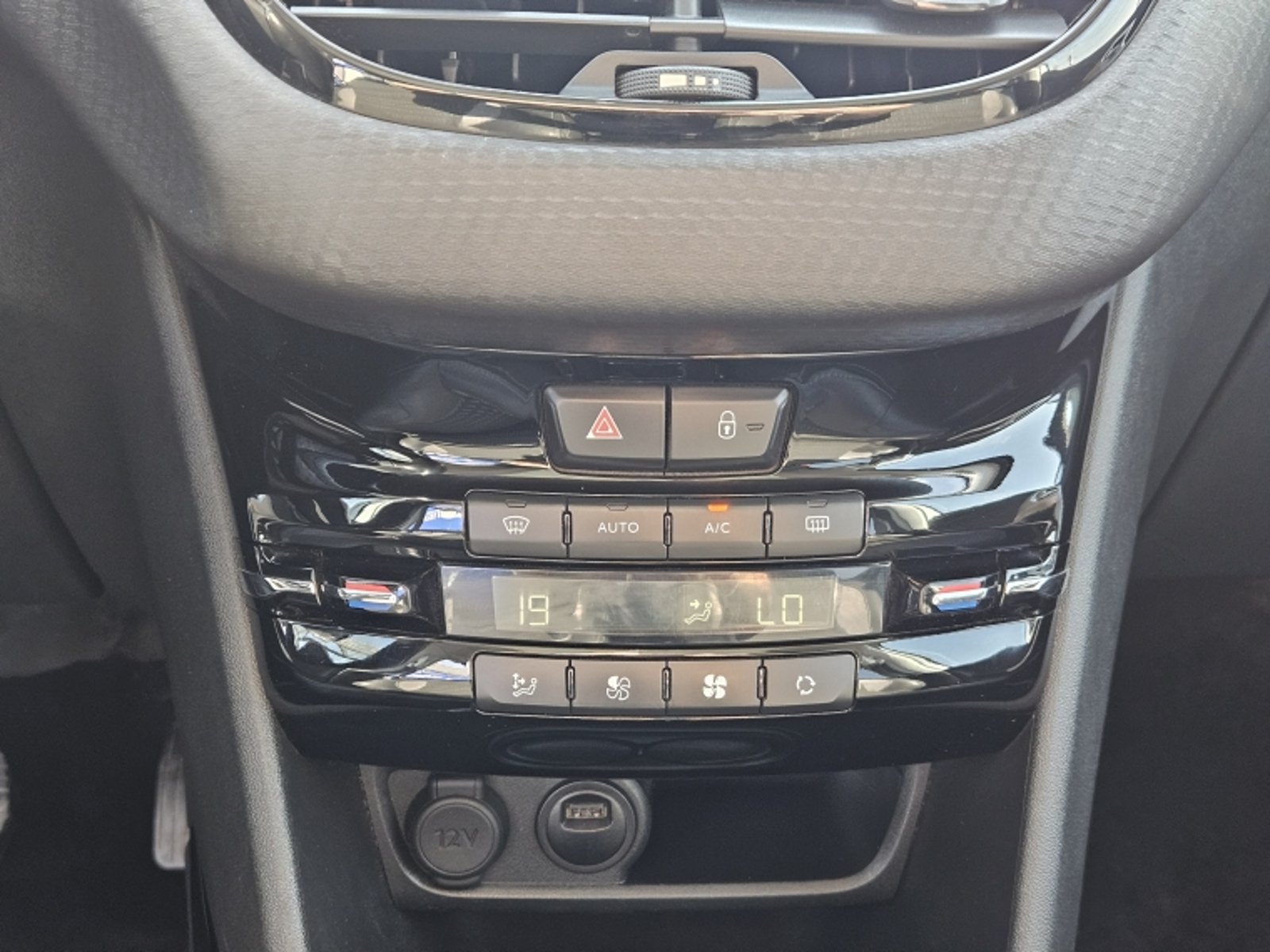 PEUGEOT 2008 ALLURE 1.5 HDI AUT 2008 - Imagen 11 de 20