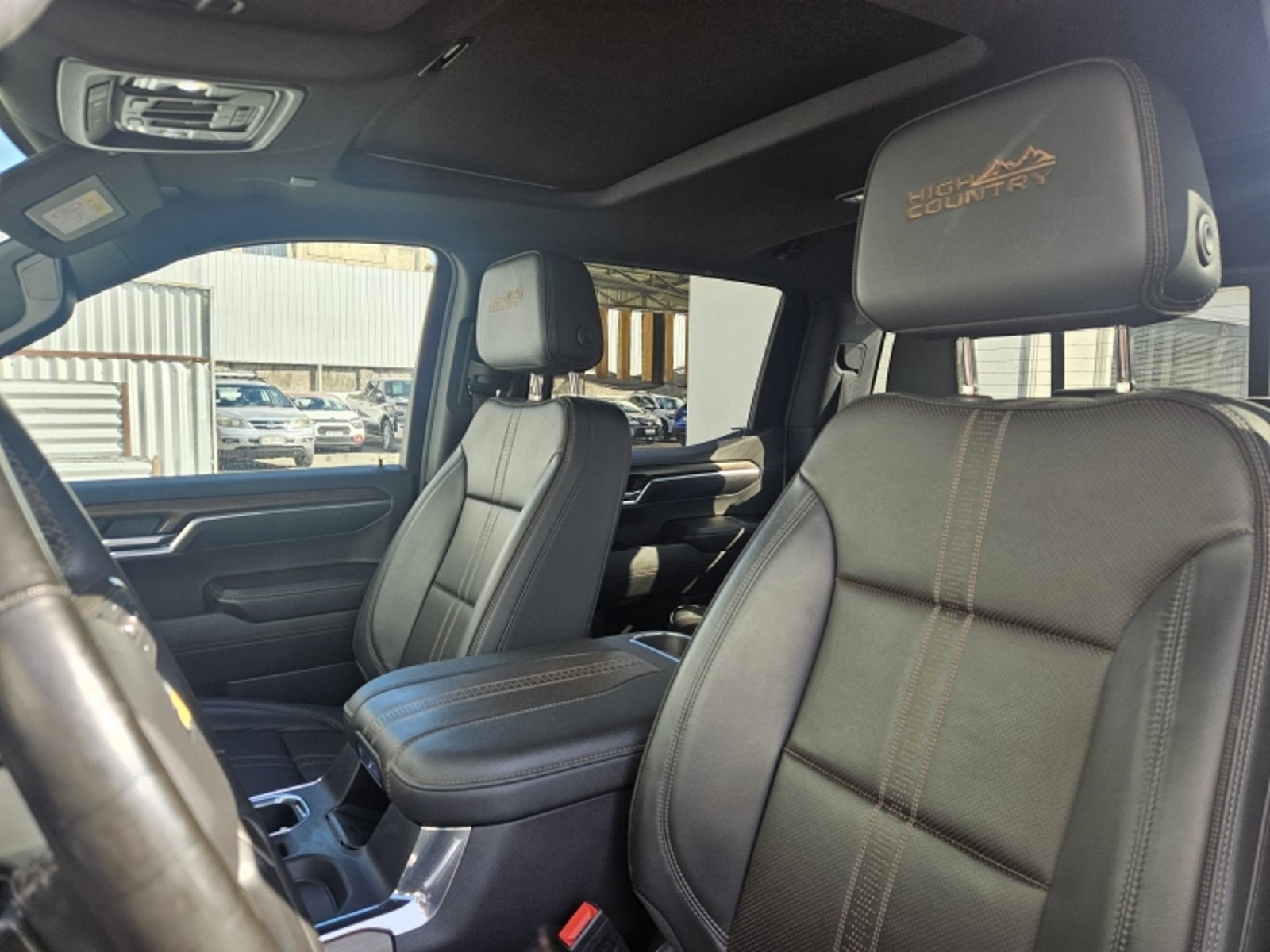 CHEVROLET SILVERADO TD HIGH COUNTRY AT 4X4 2024 - Imagen 17 de 20