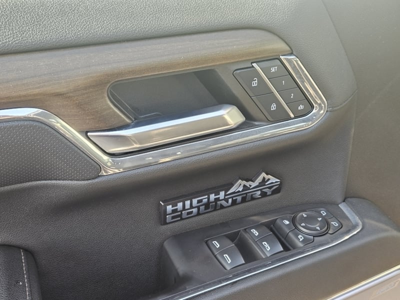 Chevrolet SILVERADO 3.0 TD HIGH COUNTRY AT 4X4 DIESEL 2024 - Imagen 14 de 20