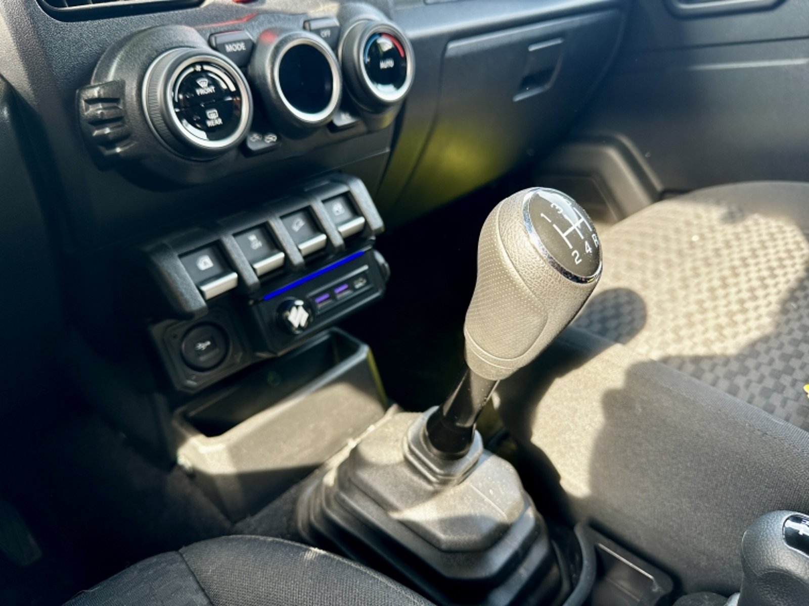 SUZUKI JIMNY 1.5 MT 2025 - Imagen 14 de 18