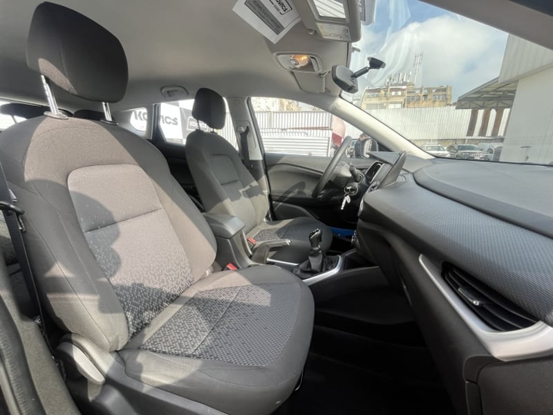 Chevrolet TRACKER 1.2T LS  MT 2022 - Imagen 19 de 20