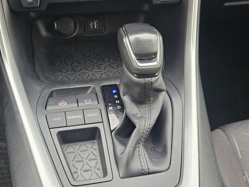 Toyota RAV4 2.0 XLE SAFETY SENSE AT 2023 - Imagen 13 de 20