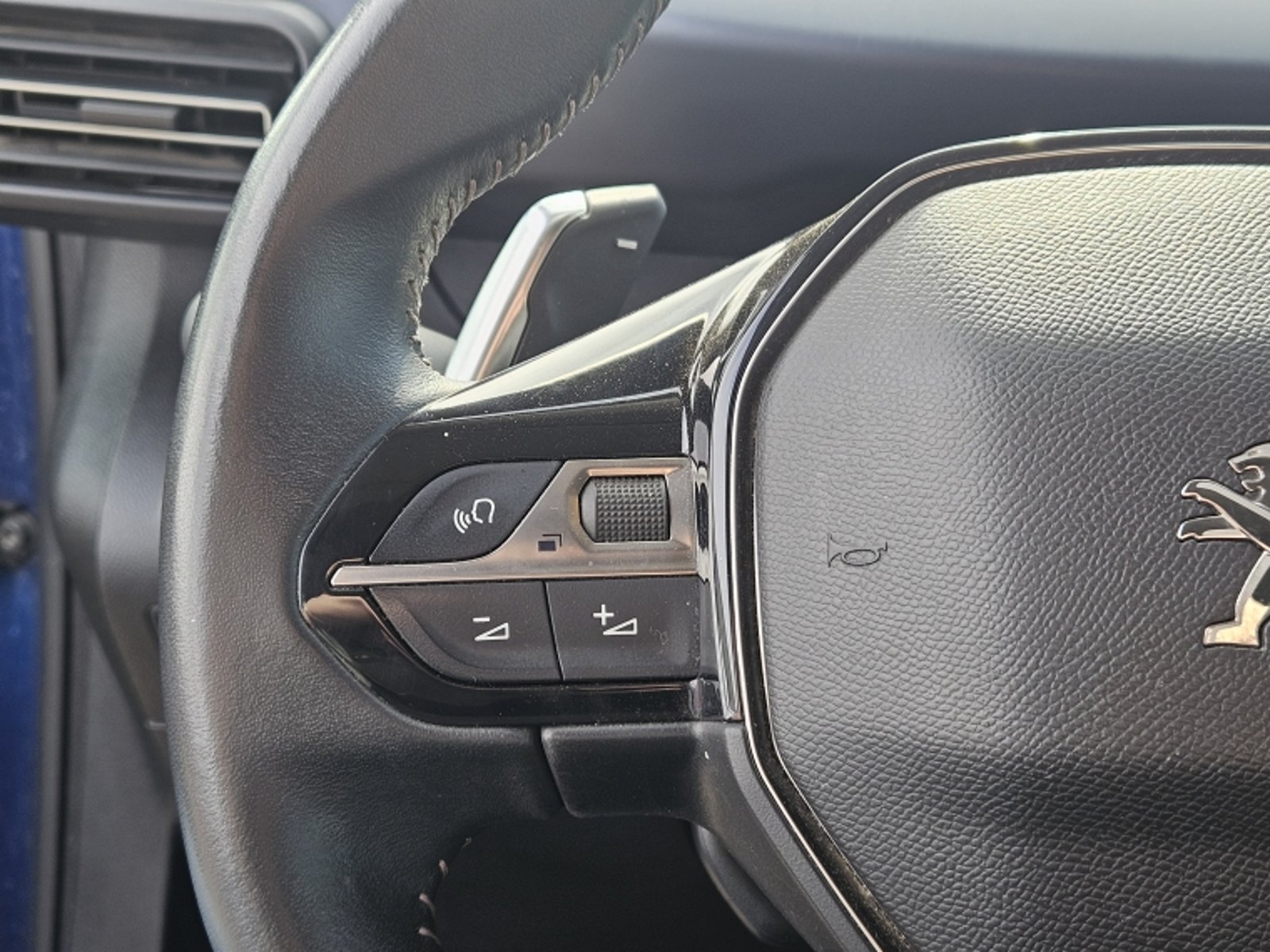 PEUGEOT RIFTER 1.5 ALLURE BLUEHDI 130 AT DIESEL 2023 - Imagen 18 de 20