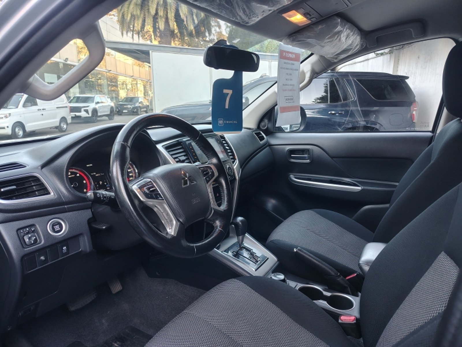 MITSUBISHI L200 2.4 TD DAKAR  CRS HP AT  4X4 DIESEL 2023 - Imagen 6 de 19