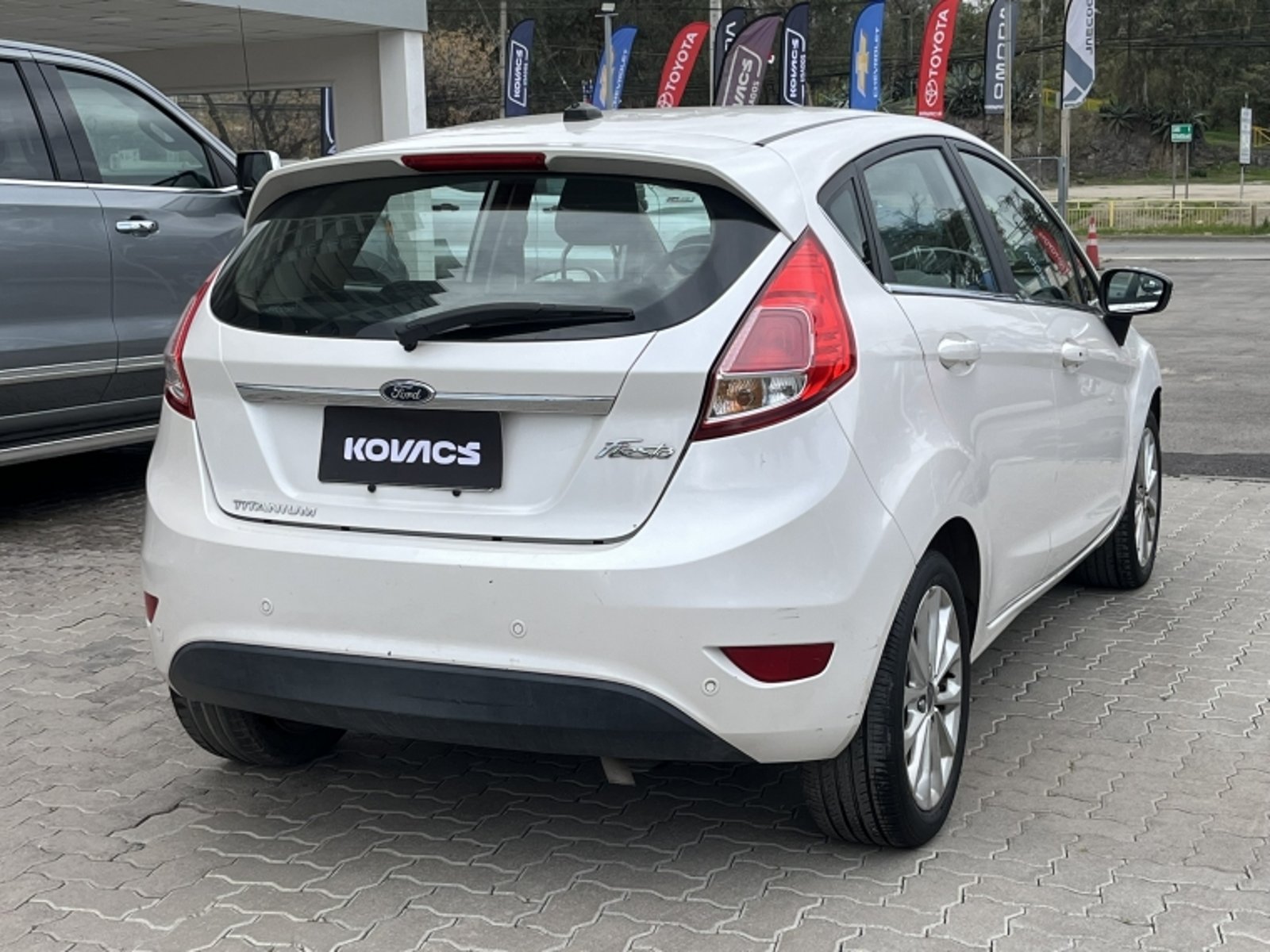 Ford FIESTA TITANIUM 1.6 2017 - Foto 5 de 20