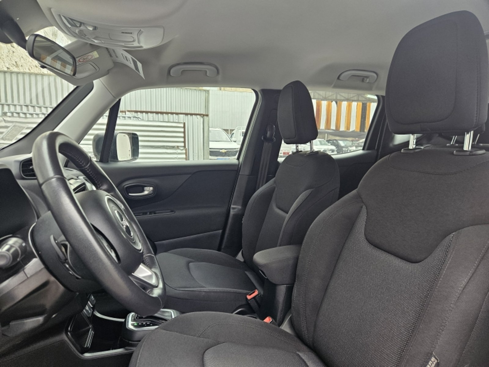 JEEP RENEGADE SPORT LX AT 2023 - Imagen 15 de 20