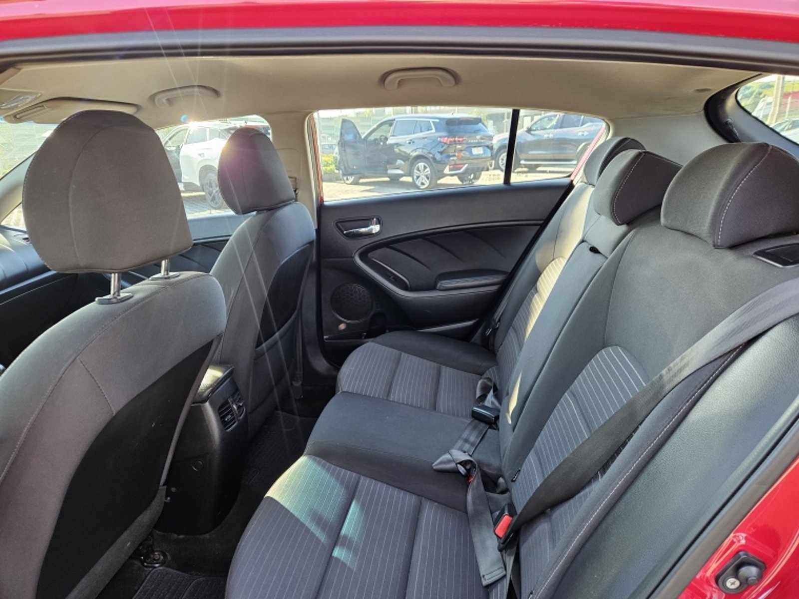 Kia CERATO 5 5 EX MT 1.6 2019 - Imagen 8 de 18