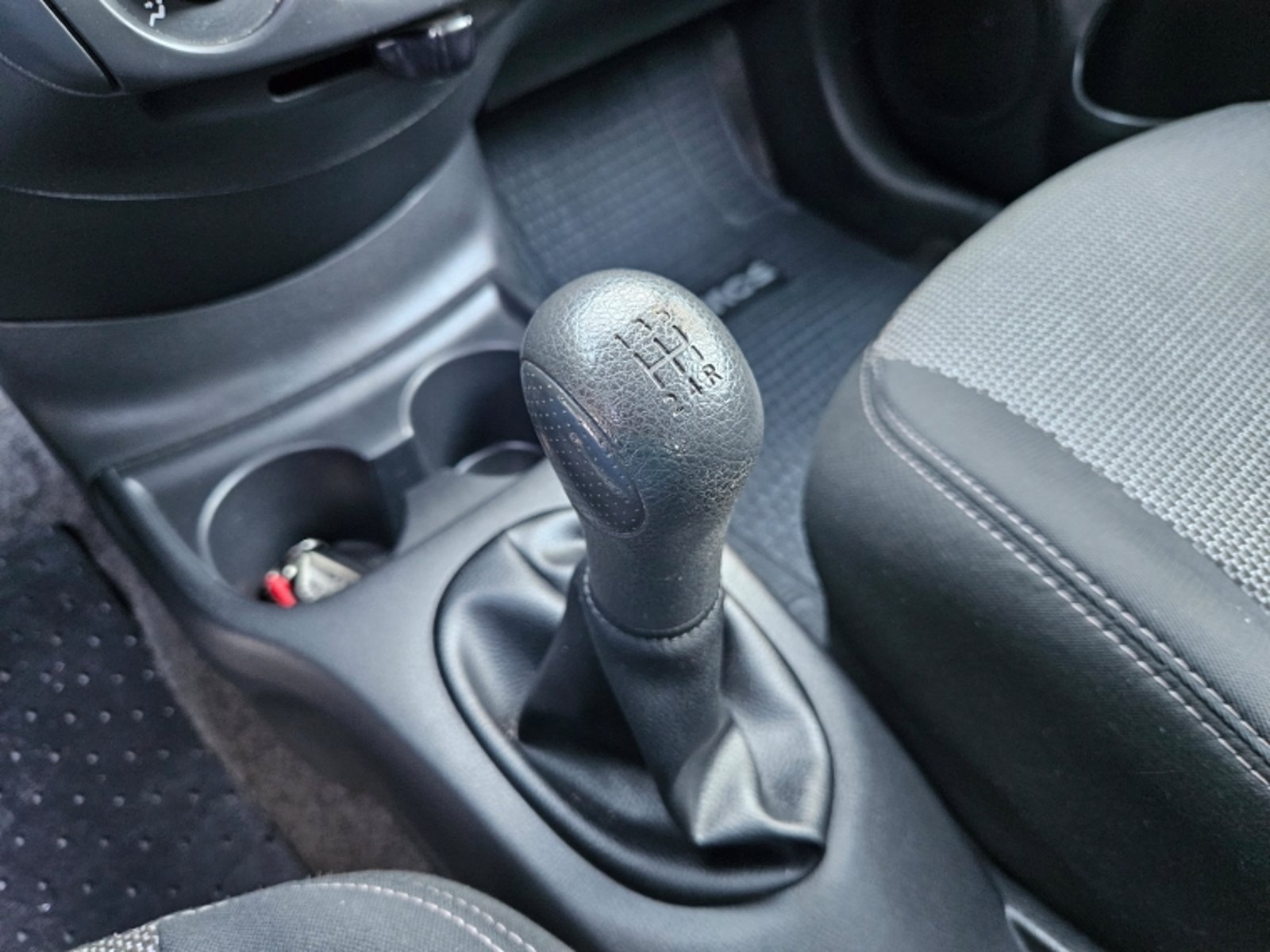 Nissan VERSA 1.6 SENSE MT 2015 - Imagen 15 de 19