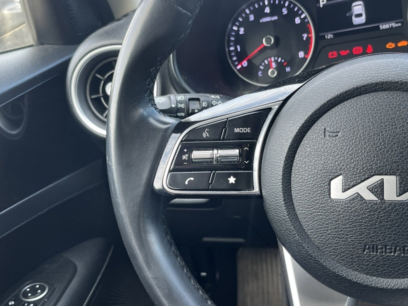 KIA CERATO EX 1.6L 6AT FULL 2022 - Imagen 18 de 20