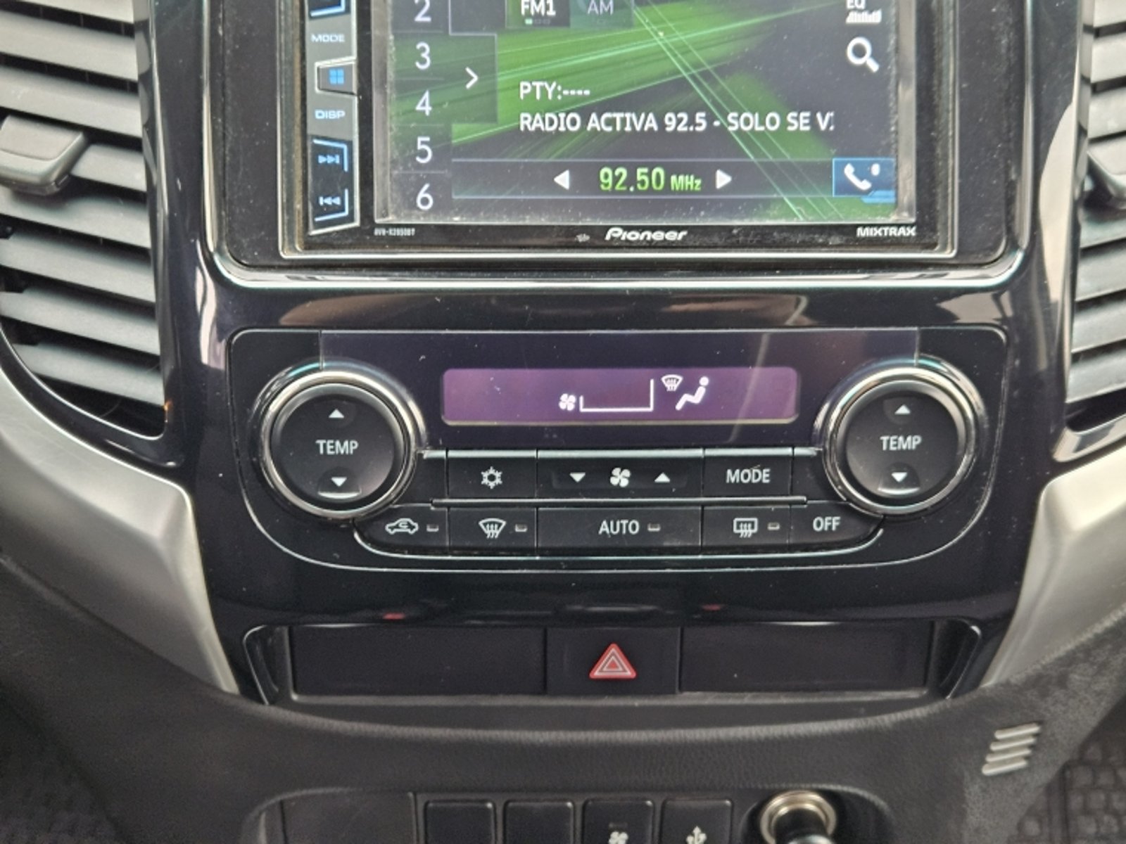 MITSUBISHI MONTERO SPORT MT 4X2 2.4 2017 - Imagen 11 de 19