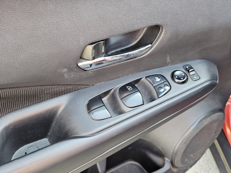 Nissan KICKS 1.6 SENSE MT 2023 - Imagen 13 de 19
