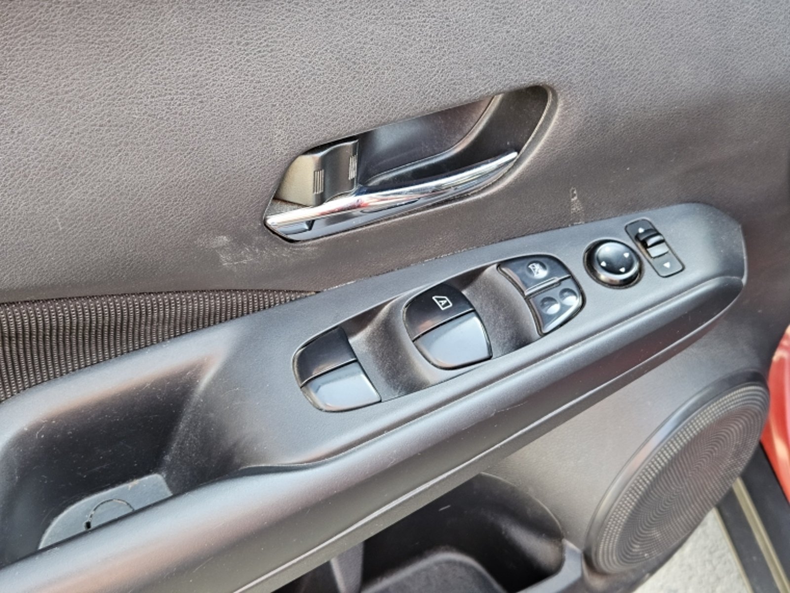 NISSAN KICKS 1.6 SENSE MT 2023 - Imagen 13 de 20