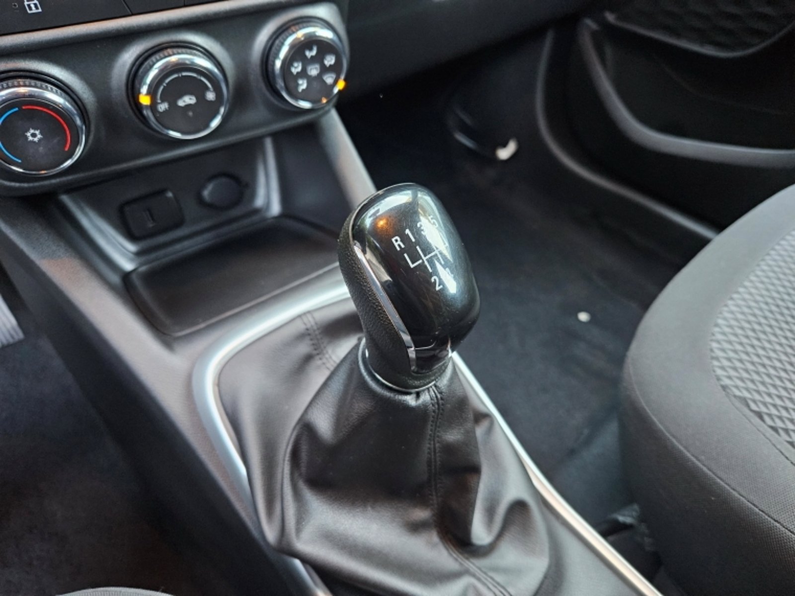 CHEVROLET TRACKER 1.2 LS P2 MT 2022 - Imagen 15 de 19