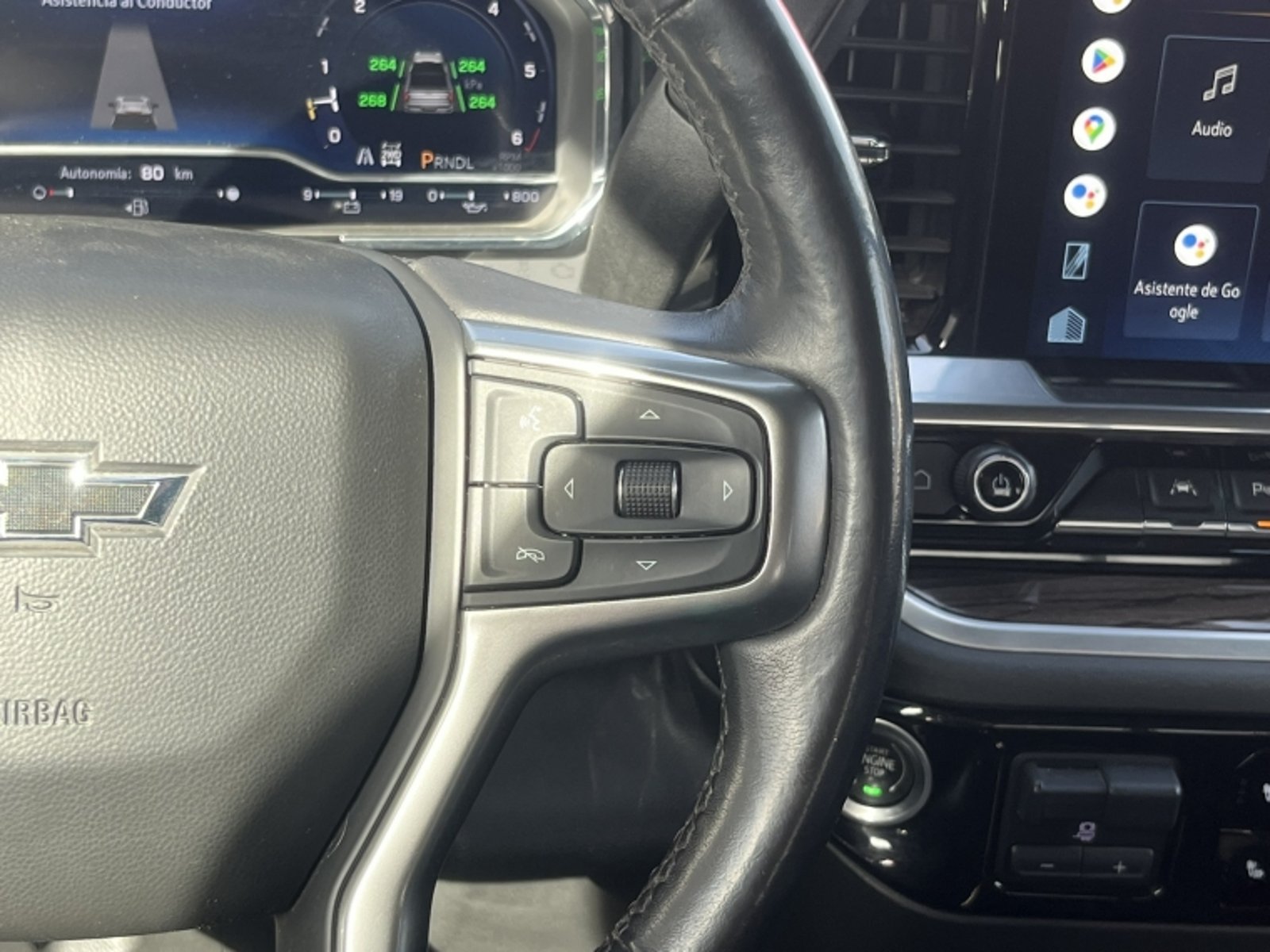 CHEVROLET SILVERADO TB 4WD 5.3 2023 - Imagen 16 de 20