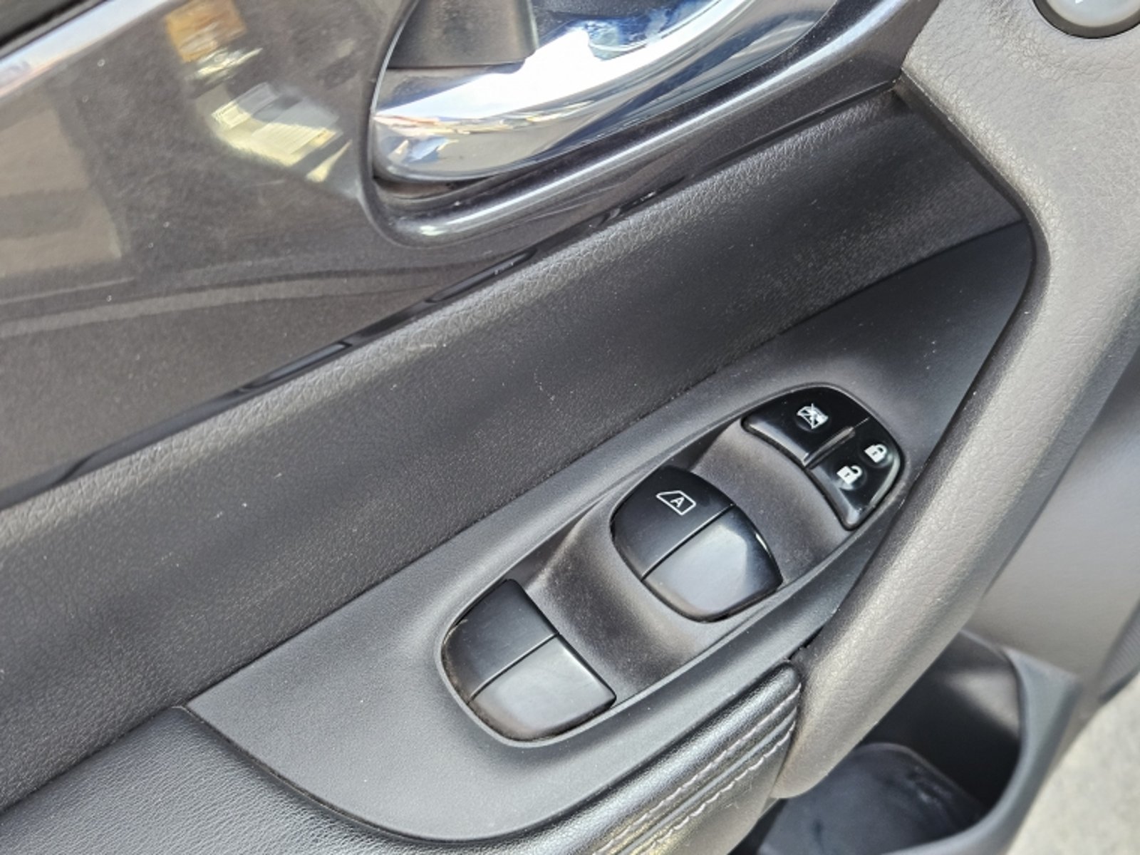 Nissan X-TRAIL SENSE 2ROW AT 2.5 2023 - Imagen 19 de 20